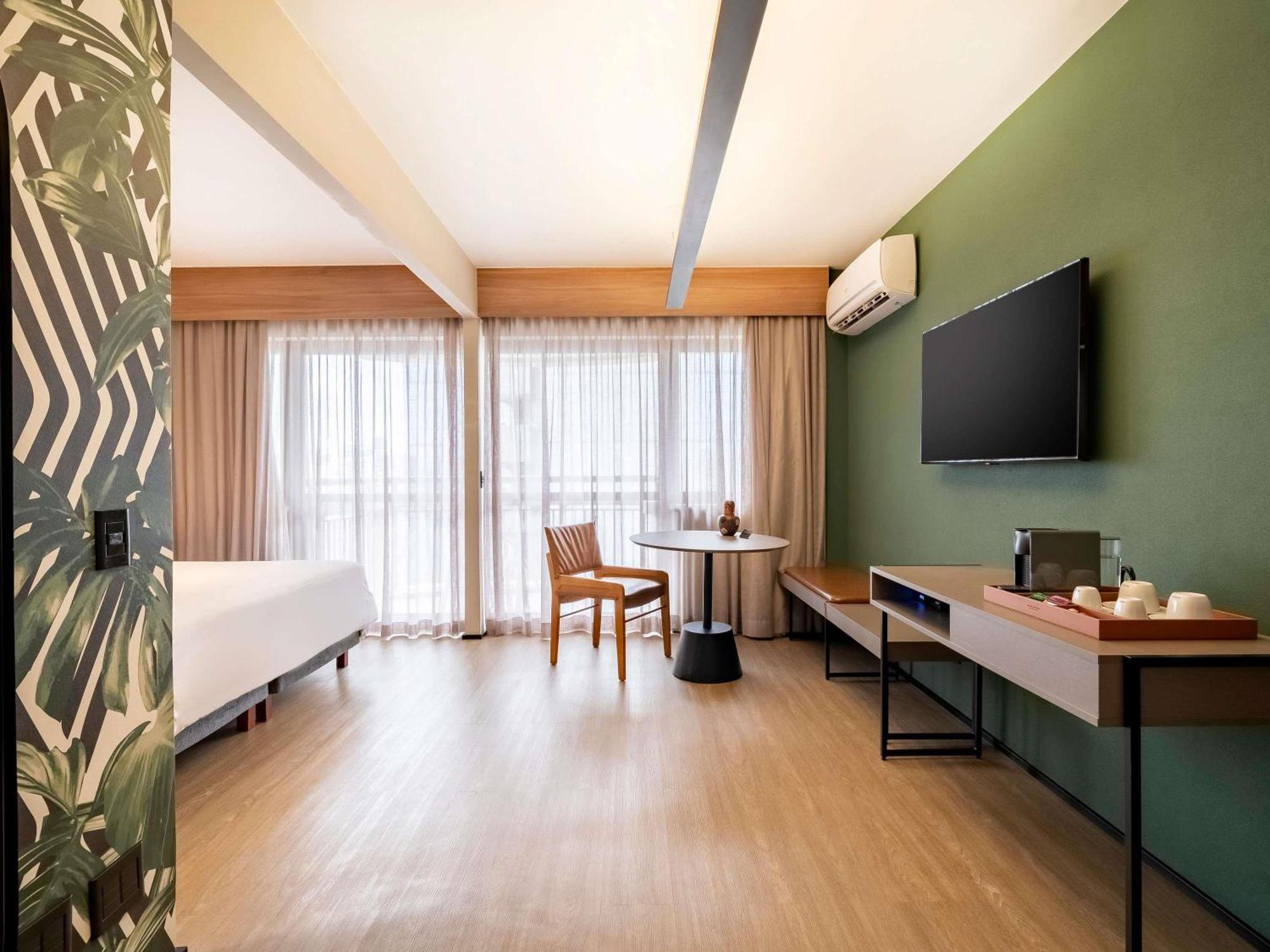 Superior King Room Balcony