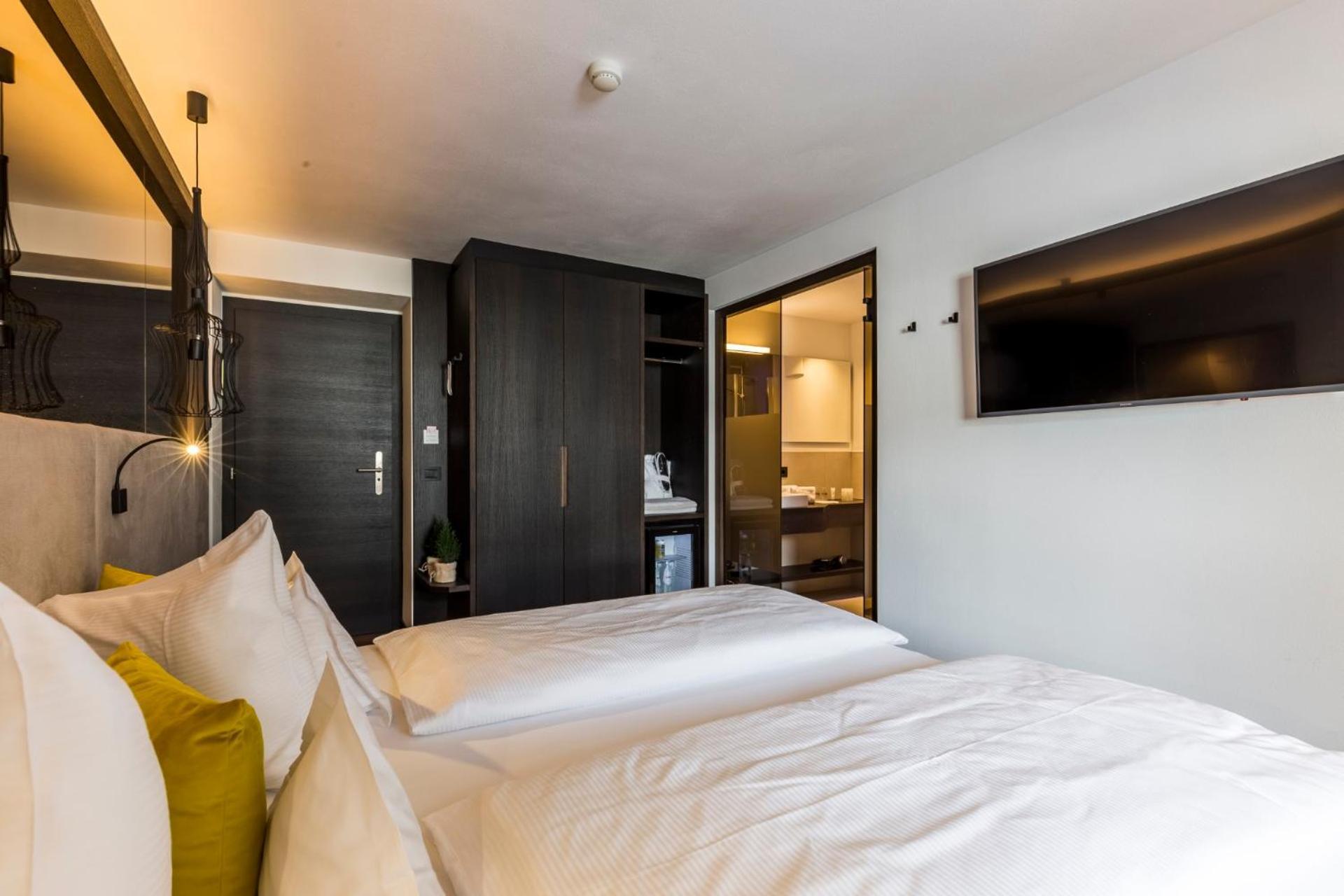 Standard Double or Twin Room,1722928979:JPEG
