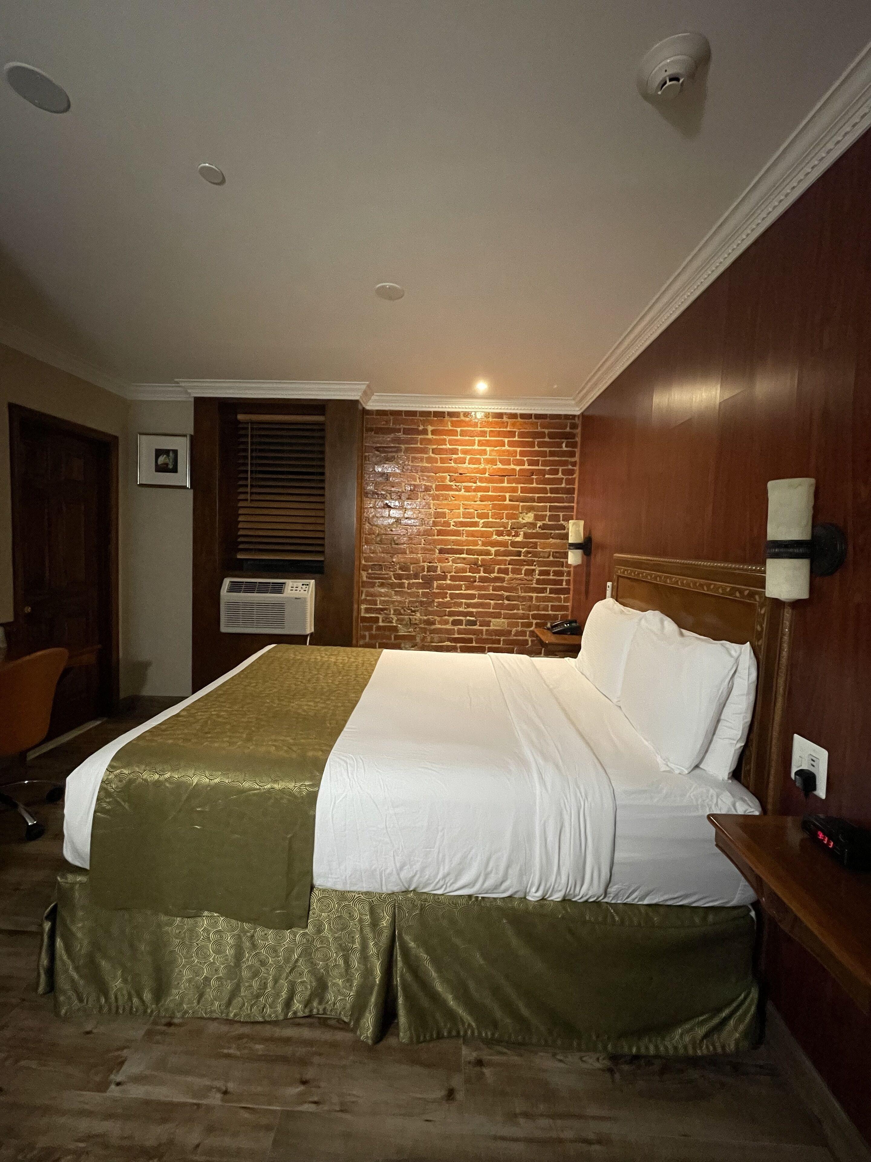 Queen Room