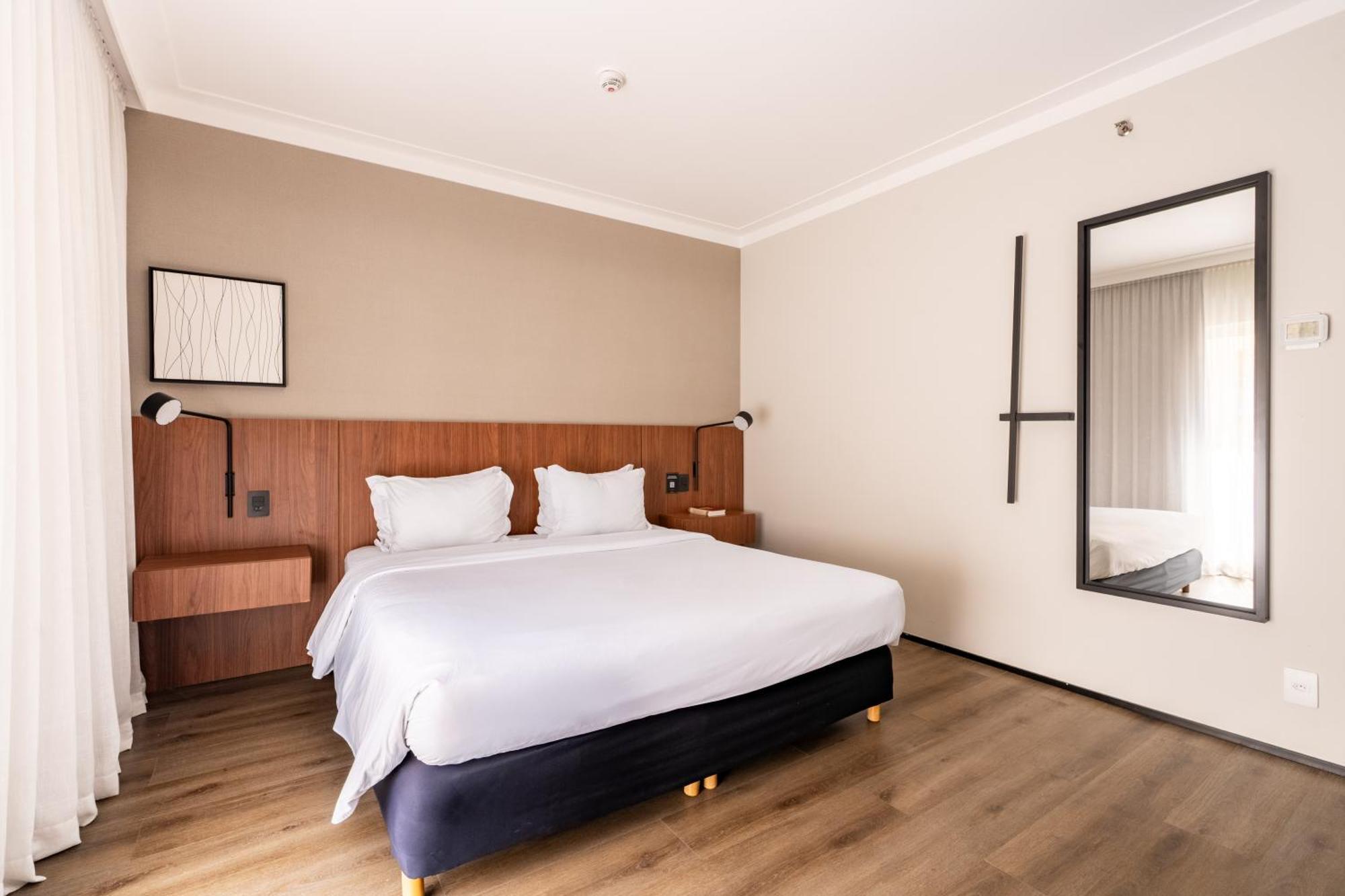 Luxo Casal - 1 Cama Queen,1730005687:JPEG