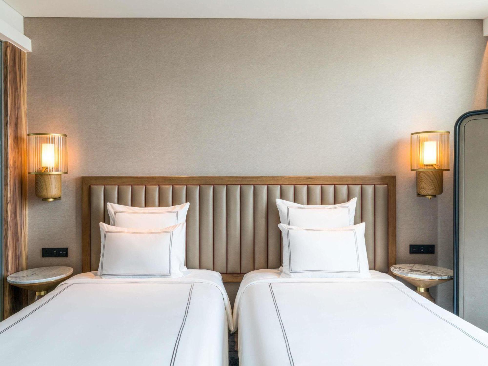 Swiss Advantage Twin Room with Bay View