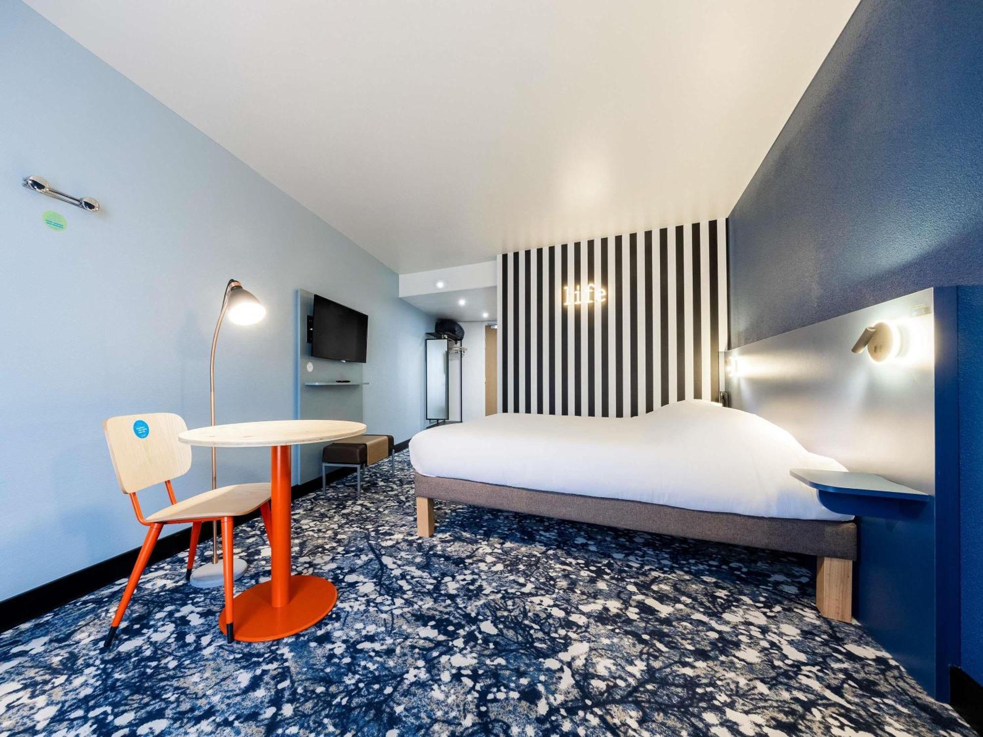 Double Room,1740102384:JPEG