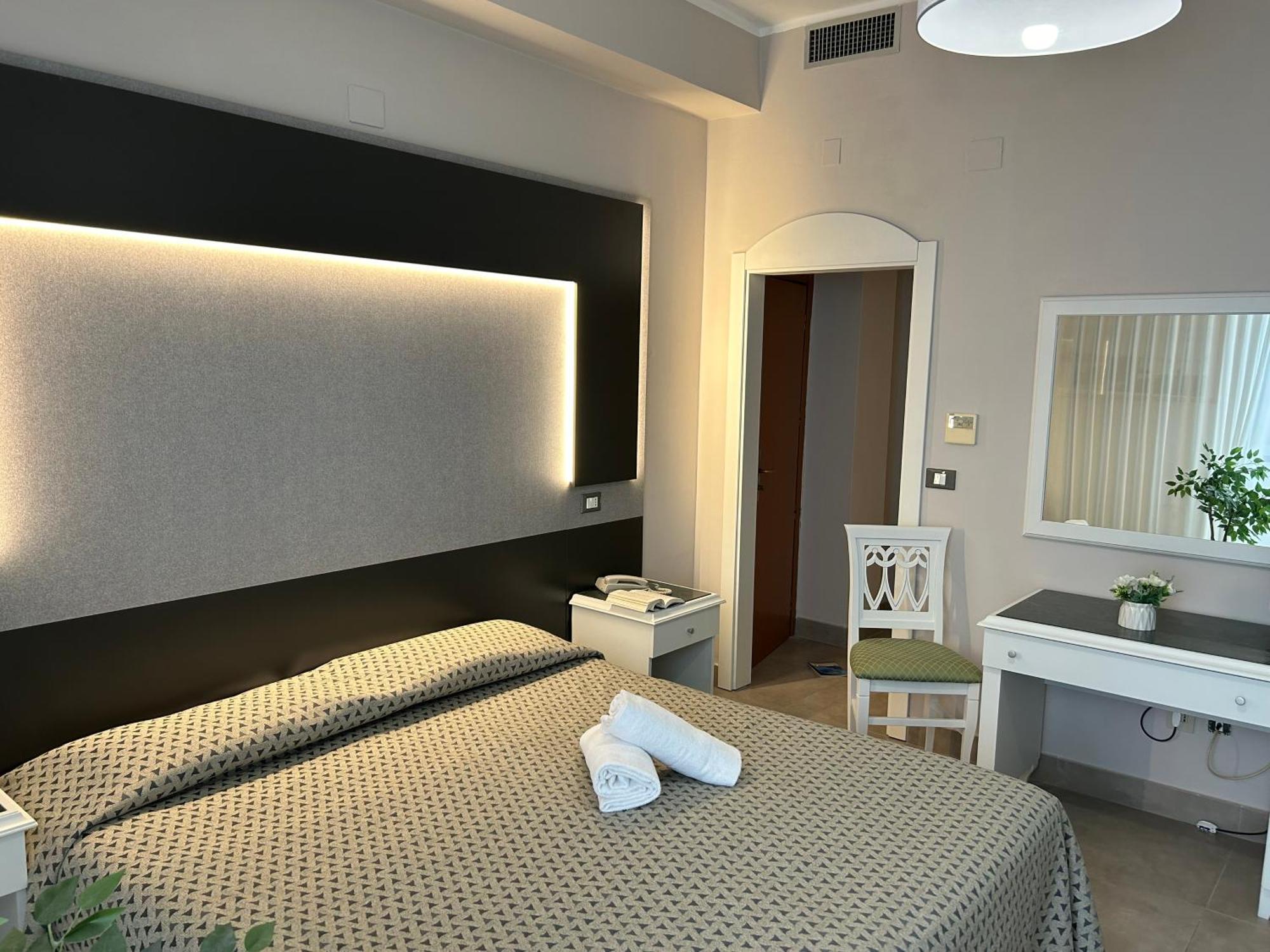 Standard Double Room,1742610497:JPEG