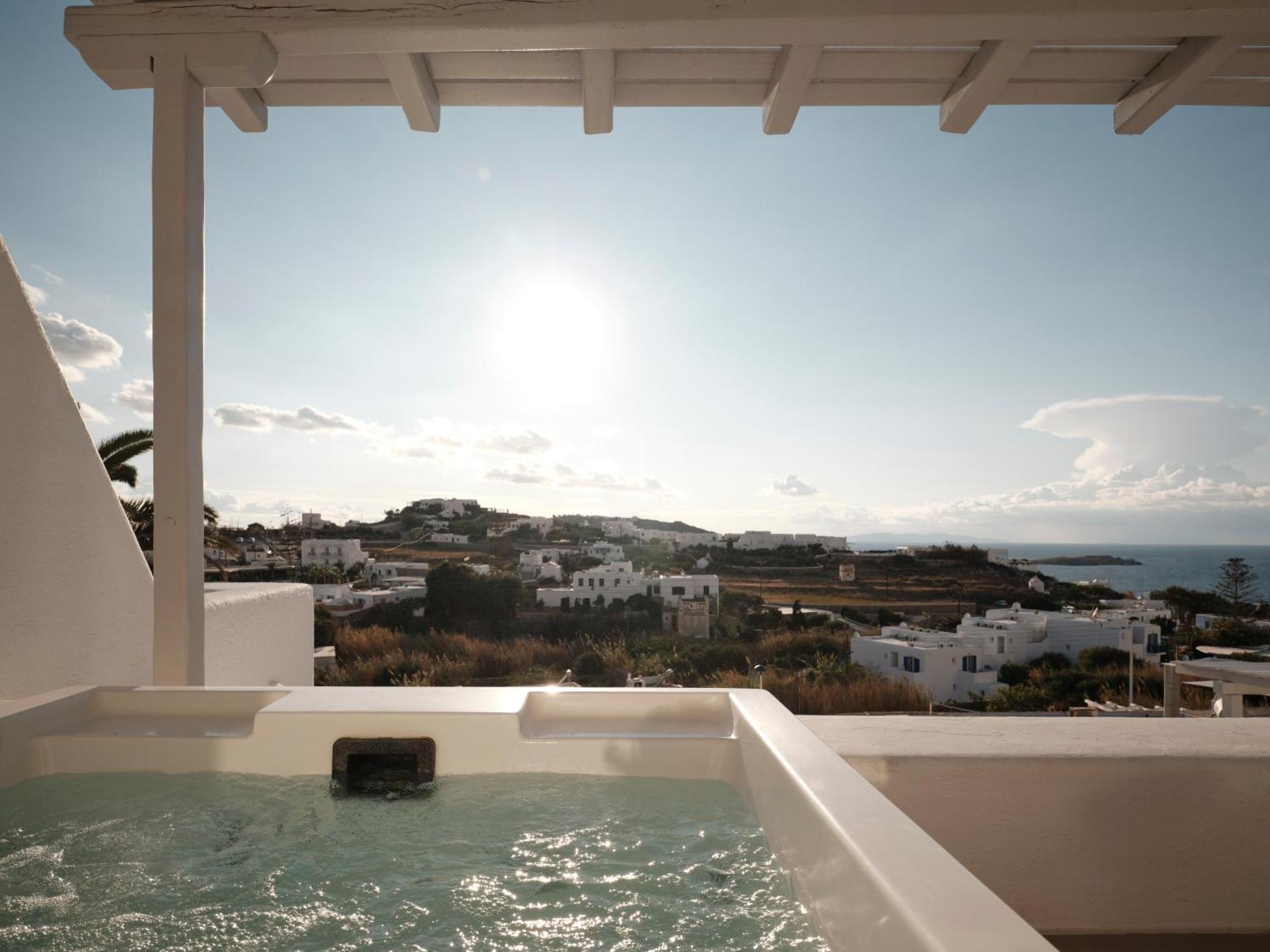 The Big Blue Suite or Sea View Jacuzzi,1742623081:JPEG