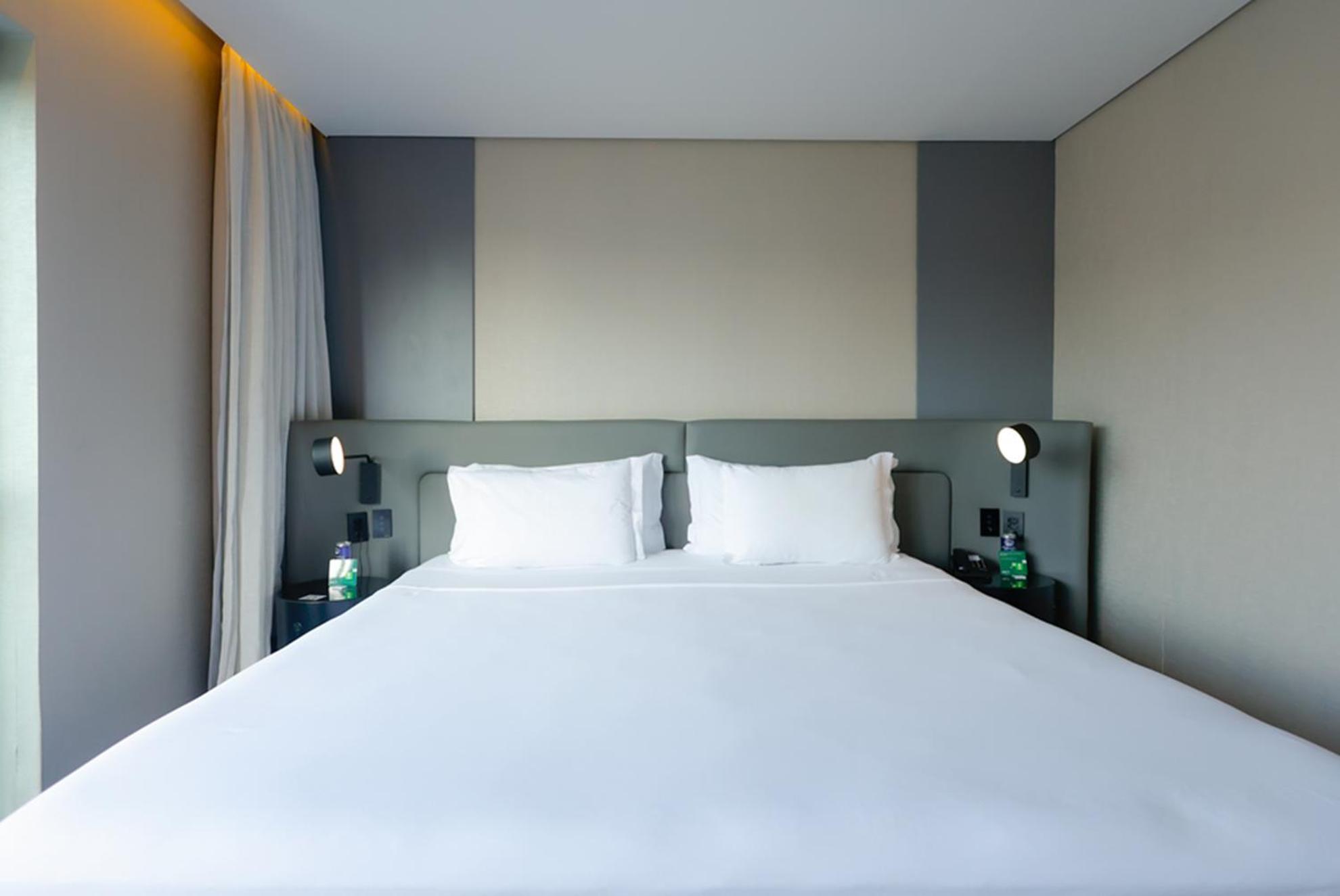 King Room,1742686071:JPEG