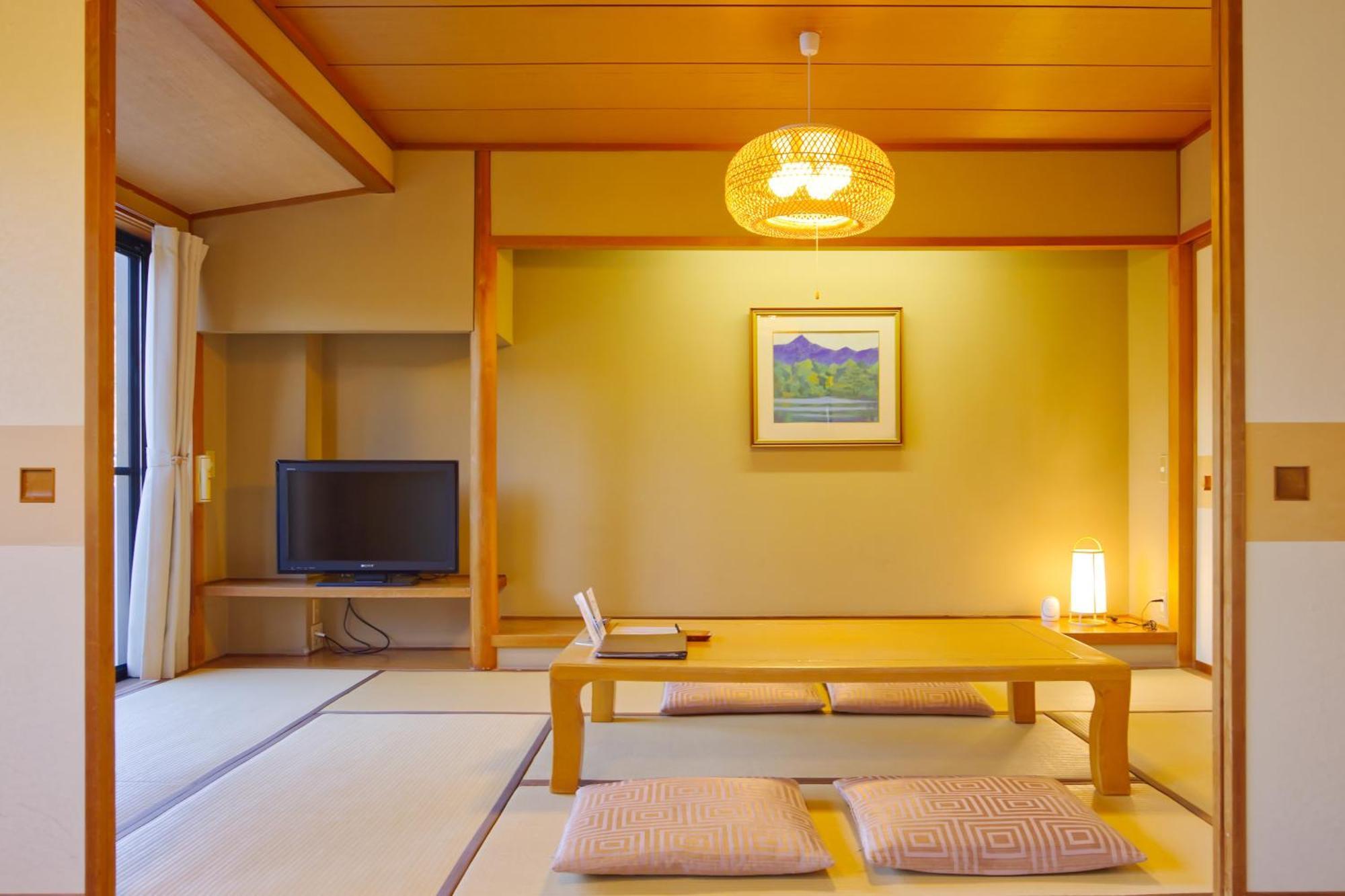 Superior Room with Tatami Area and Lake View - Non-Smoking - East Building