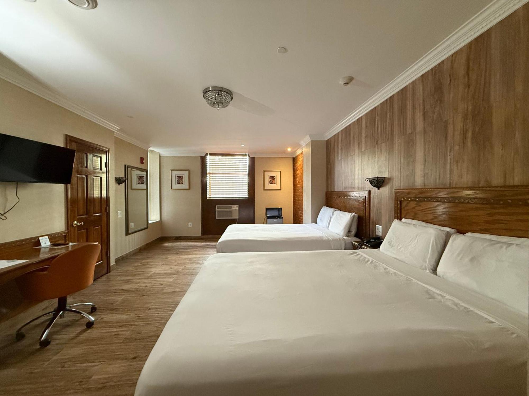 Deluxe Queen Room Two Queen Beds