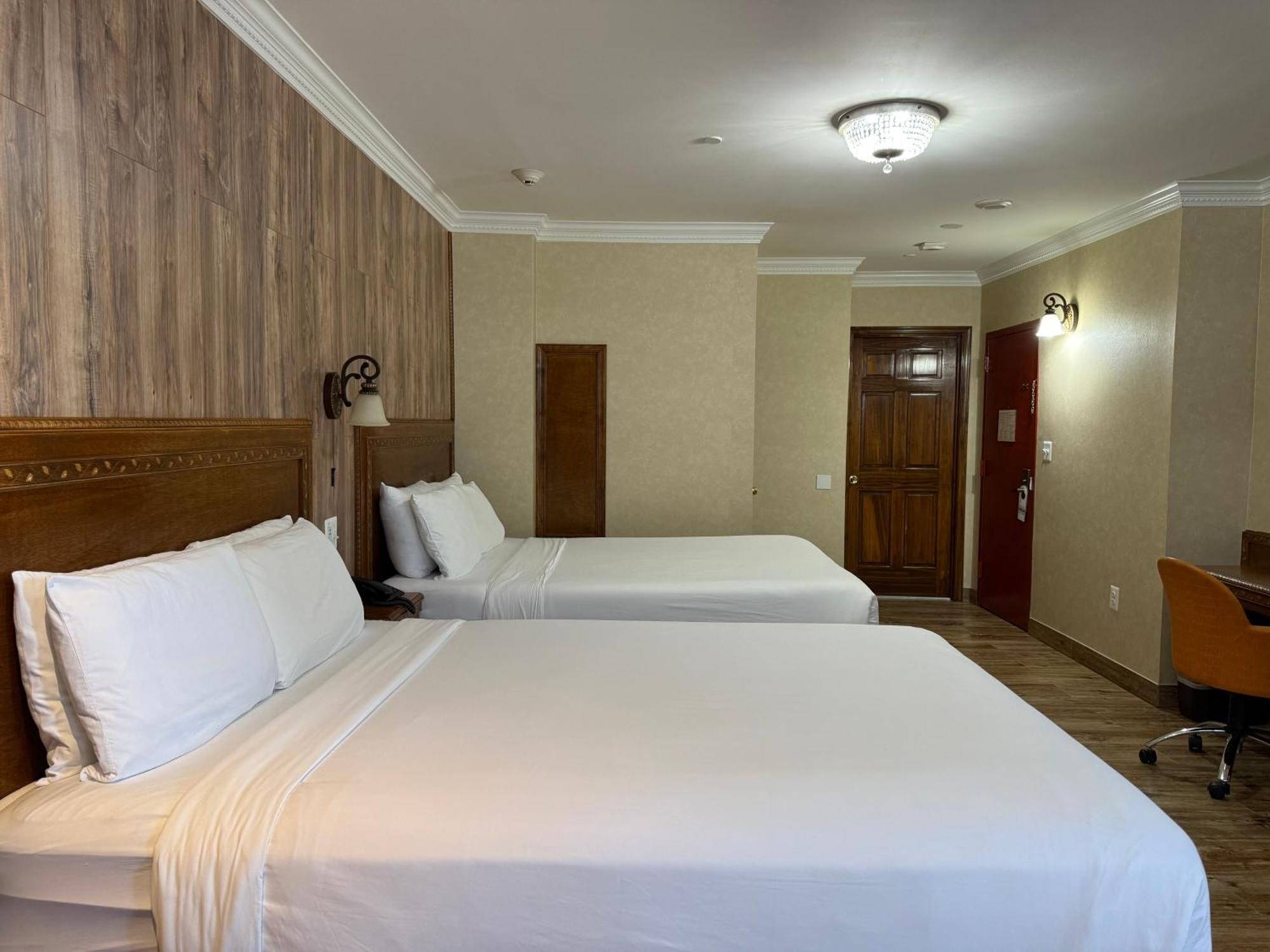 Deluxe Queen Room Two Queen Beds