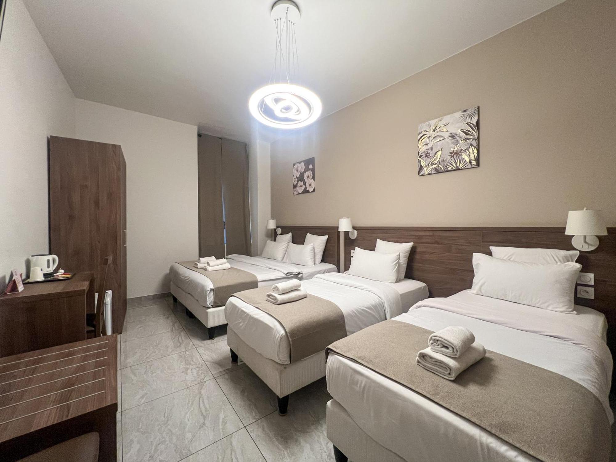 Quadruple Room Disability Access,1743576816:JPEG