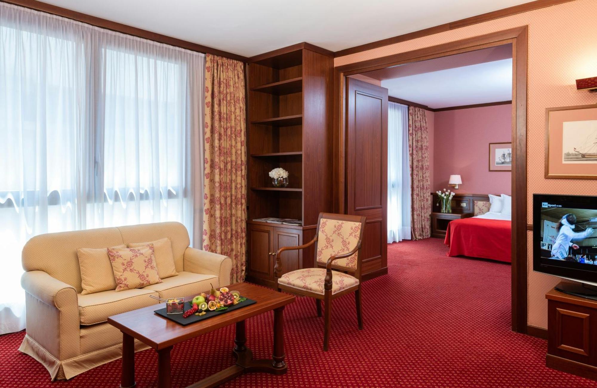 One-Bedroom King Suite (2 Adults),1746824837:JPEG