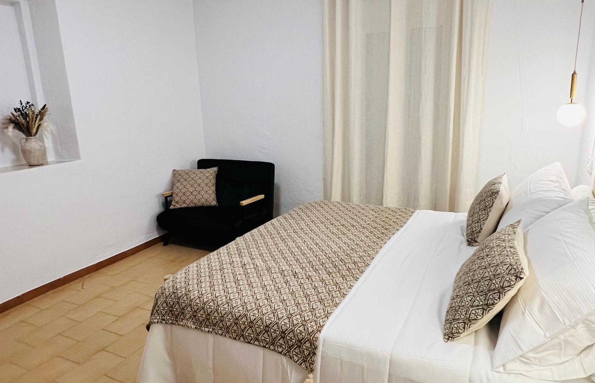 Double Room with Balcony (3 Adults),1746983616:JPEG