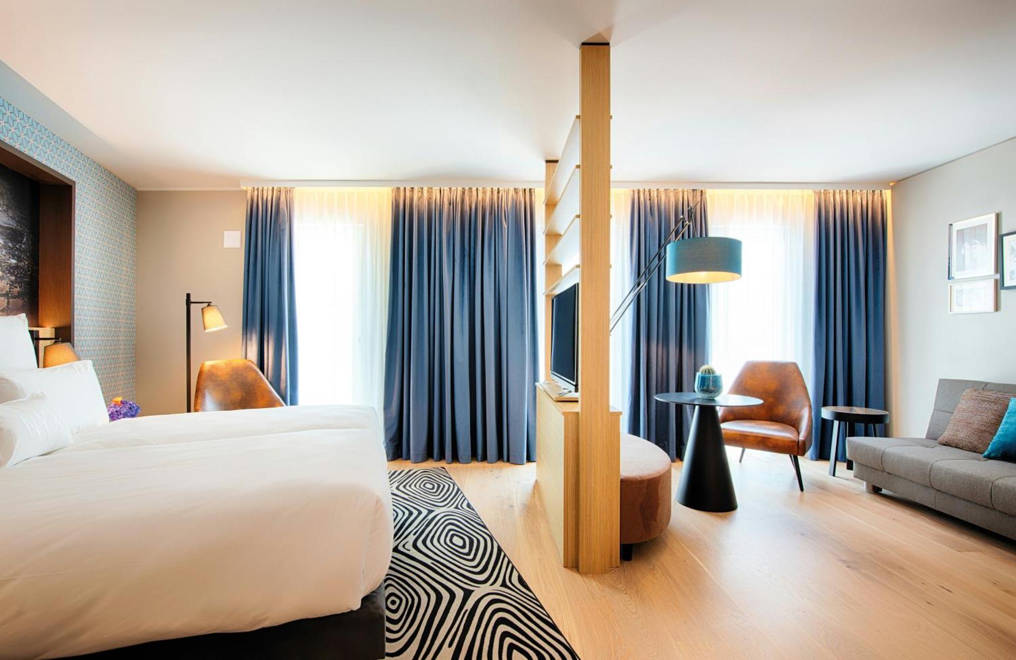 Junior Suite,1747019185:JPEG