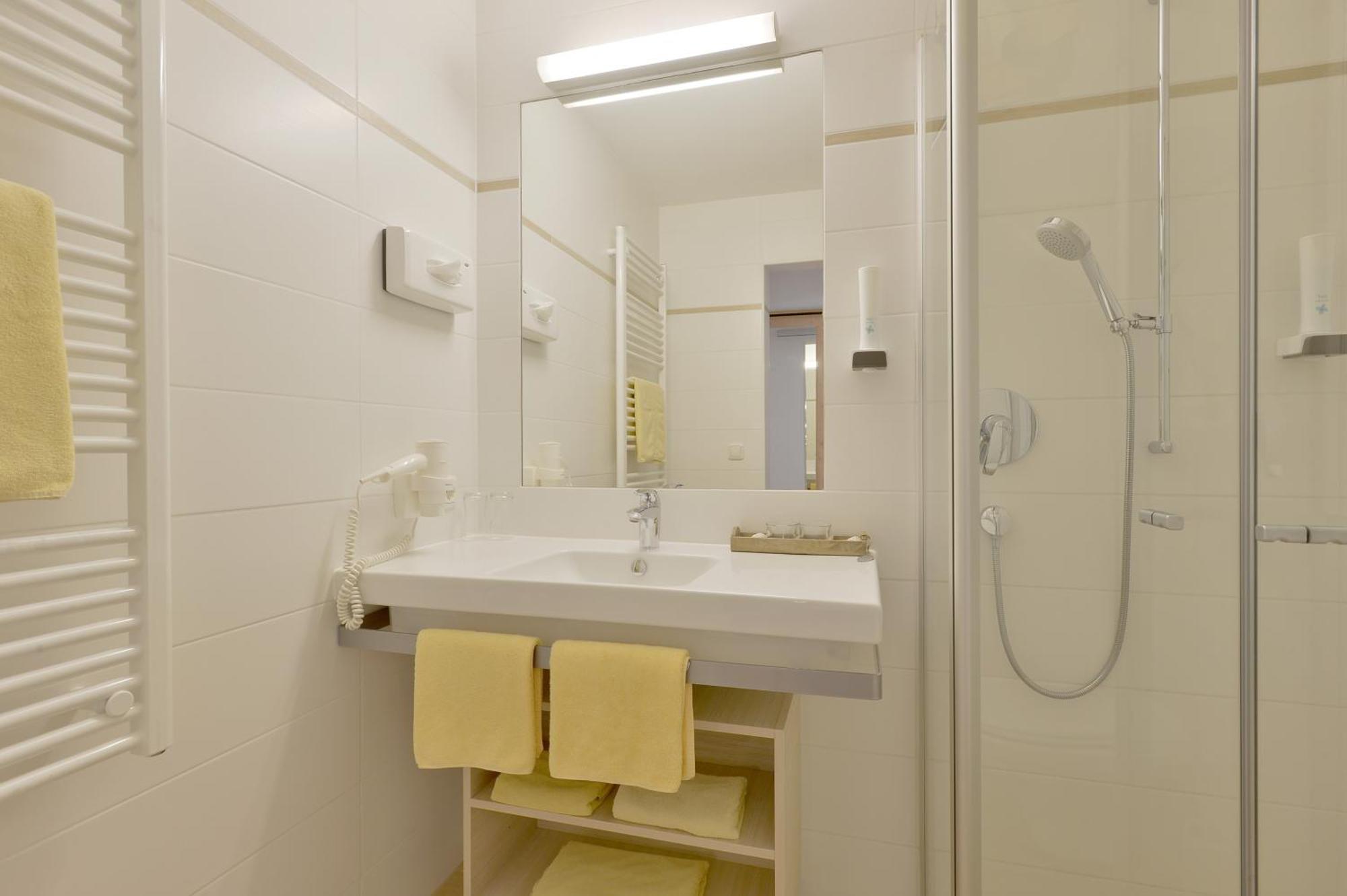 Triple Room,1644408568:JPEG