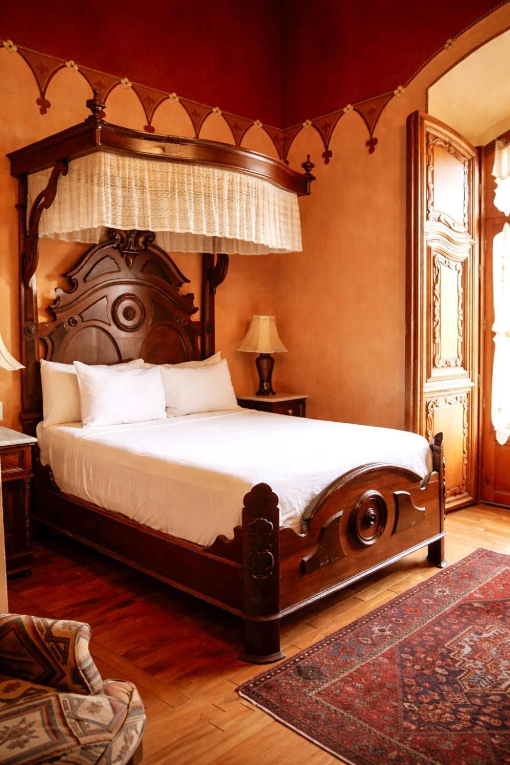 Standard Double Suite,1756419543:JPEG