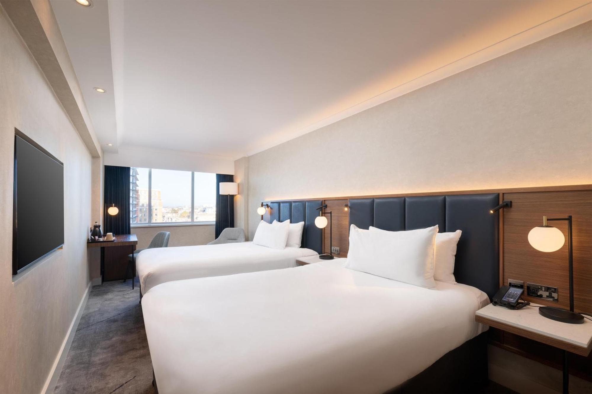 Twin Room,1758280567:JPEG