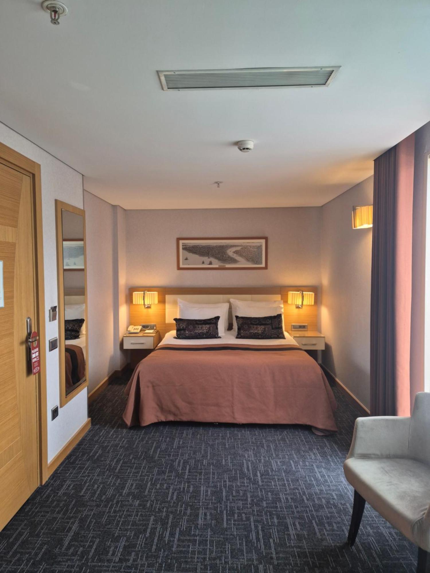 Deluxe Double Room Balcony,1765213823:JPEG