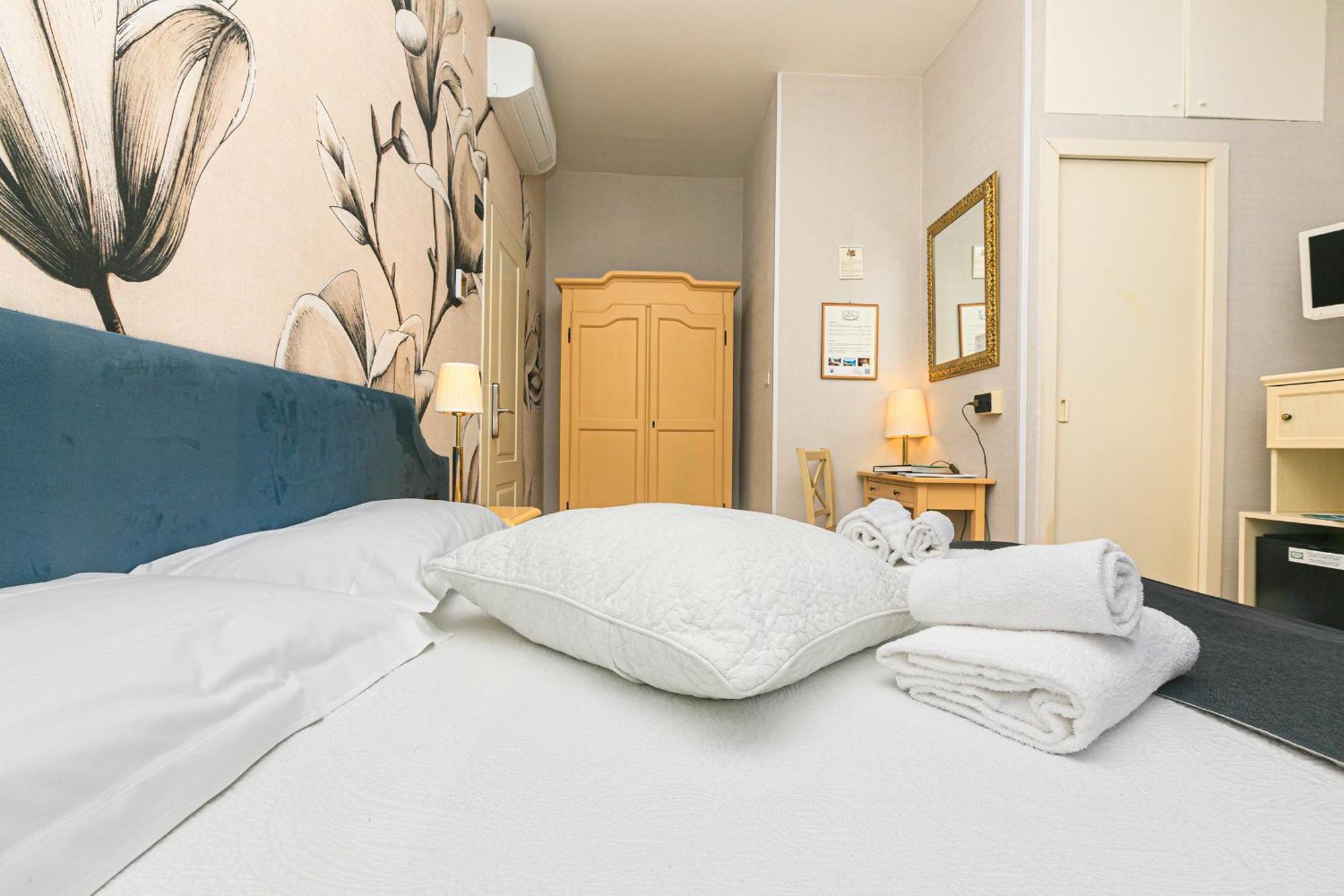 Deluxe Room,1765216929:JPEG