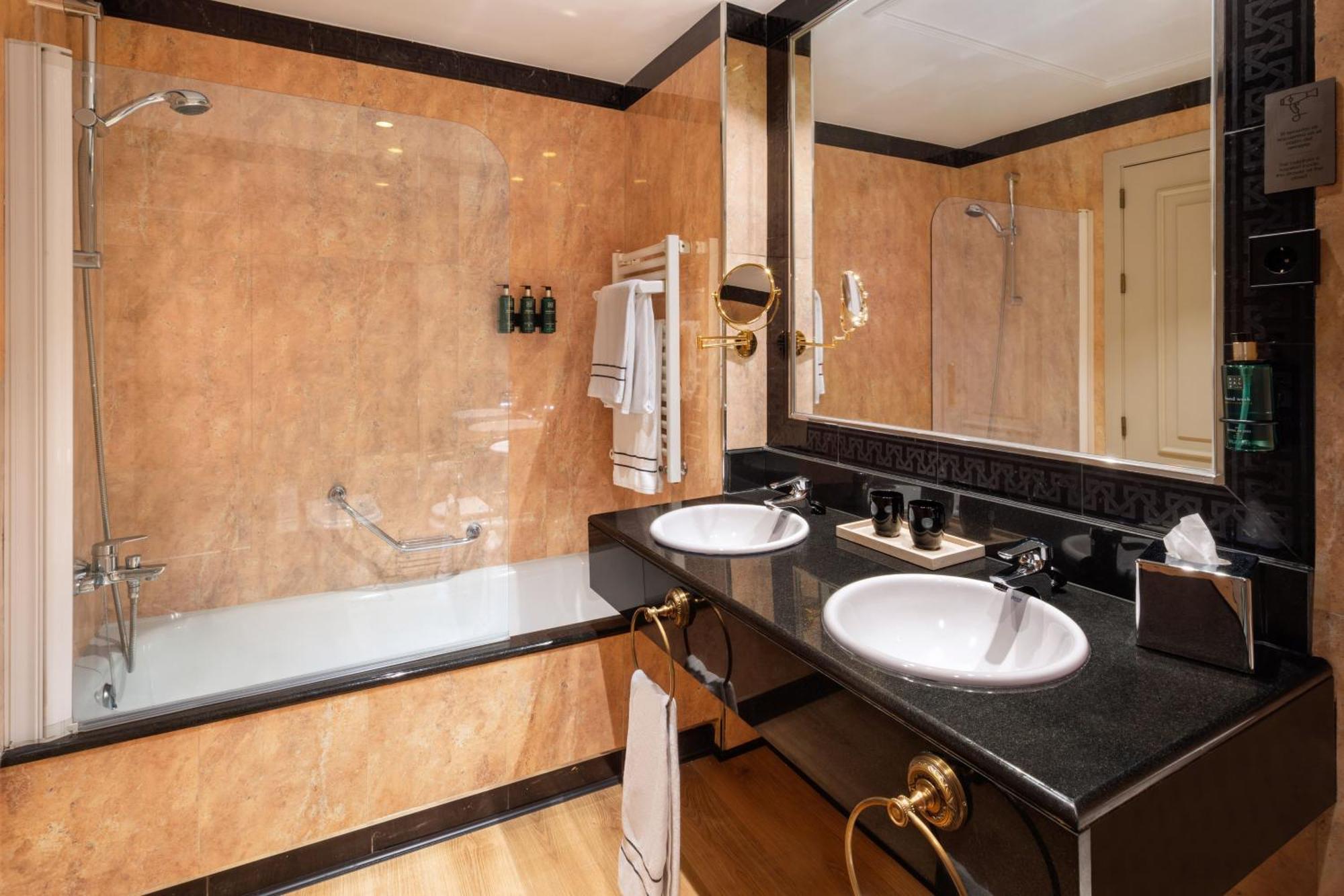Triple Room,1769487390:JPEG