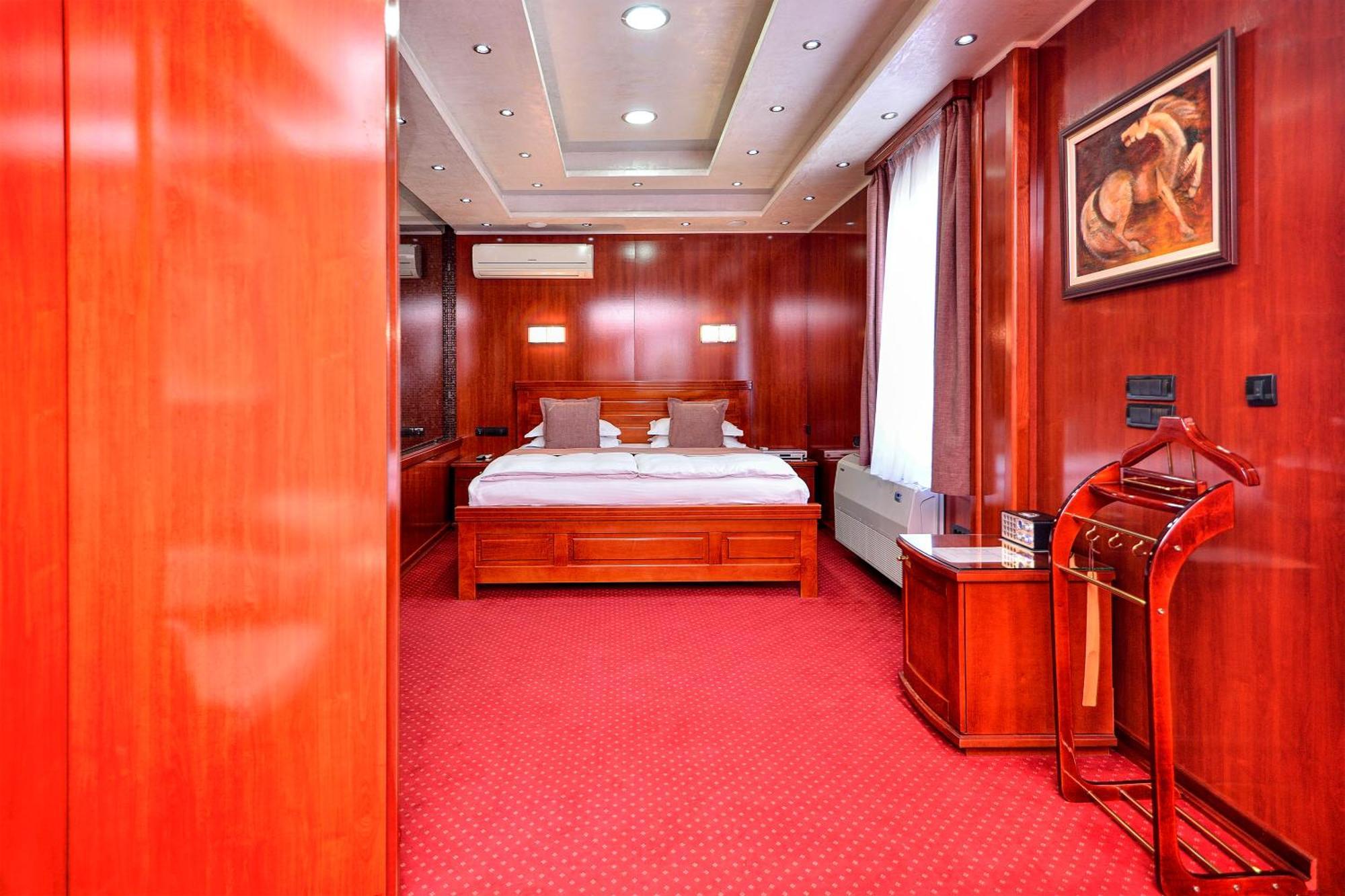 Presidential Suite,1770472469:JPEG