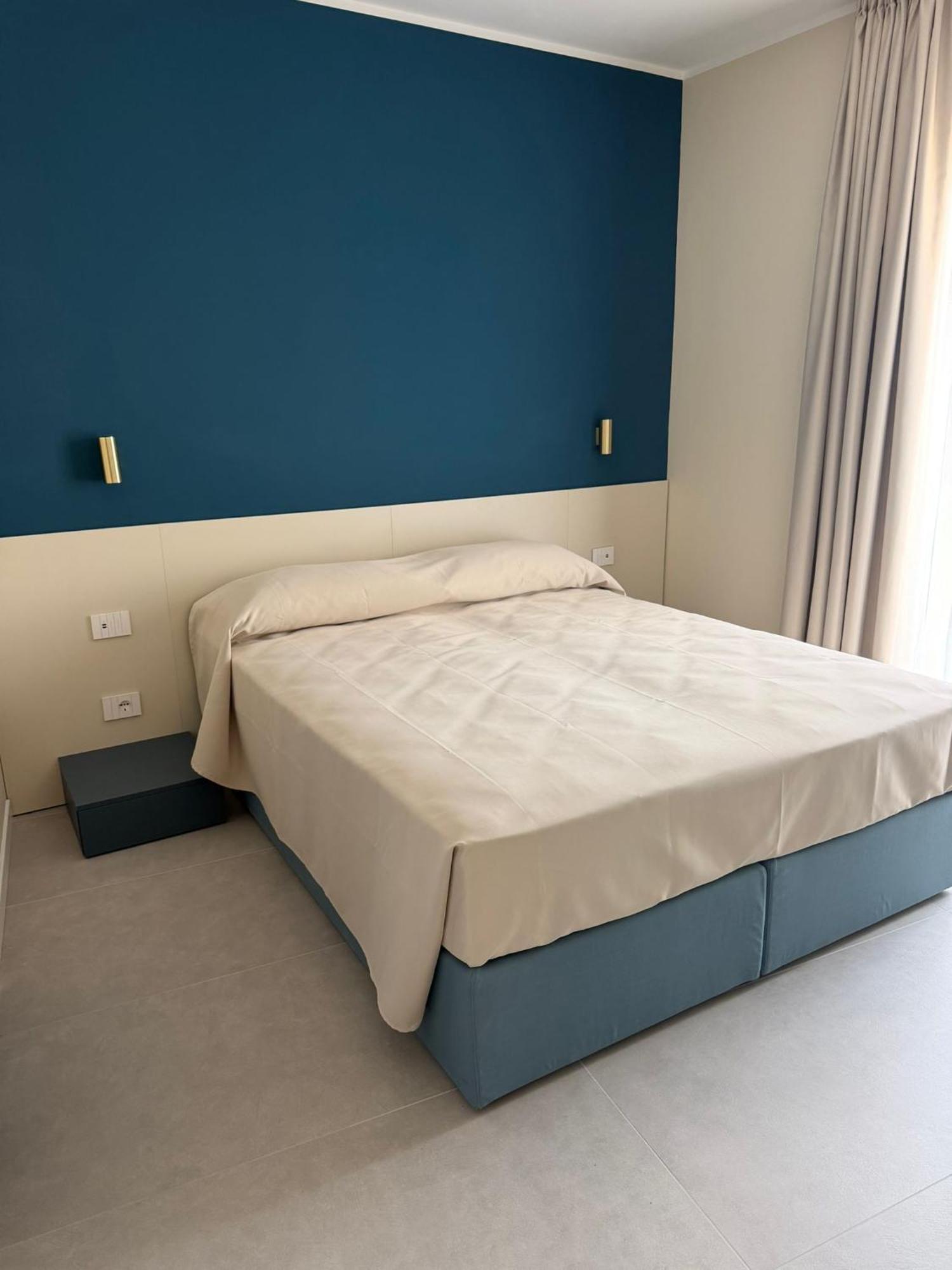 Deluxe Double or Twin Room Lake View,1770484307:JPEG