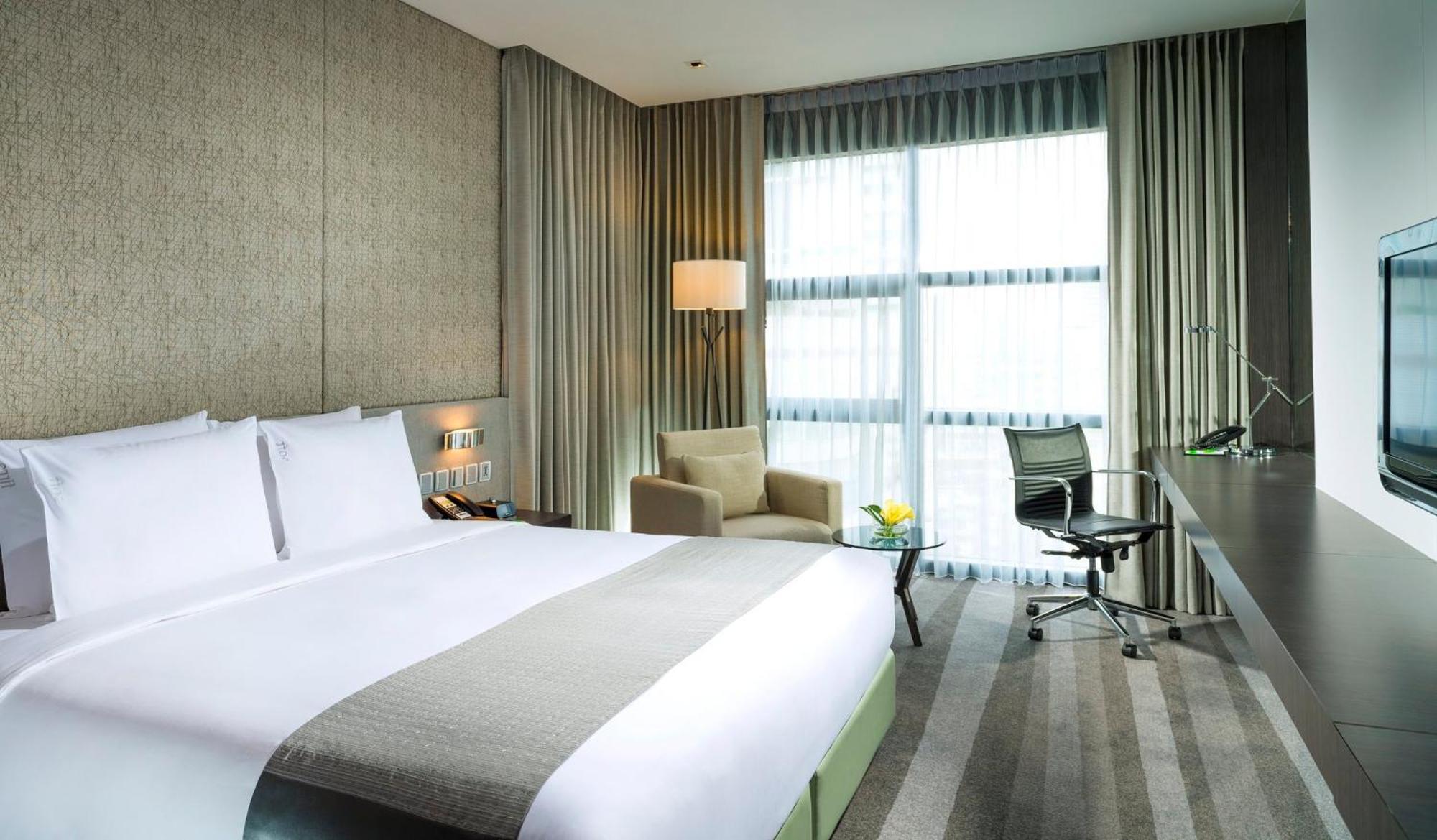 Standard King Room City View