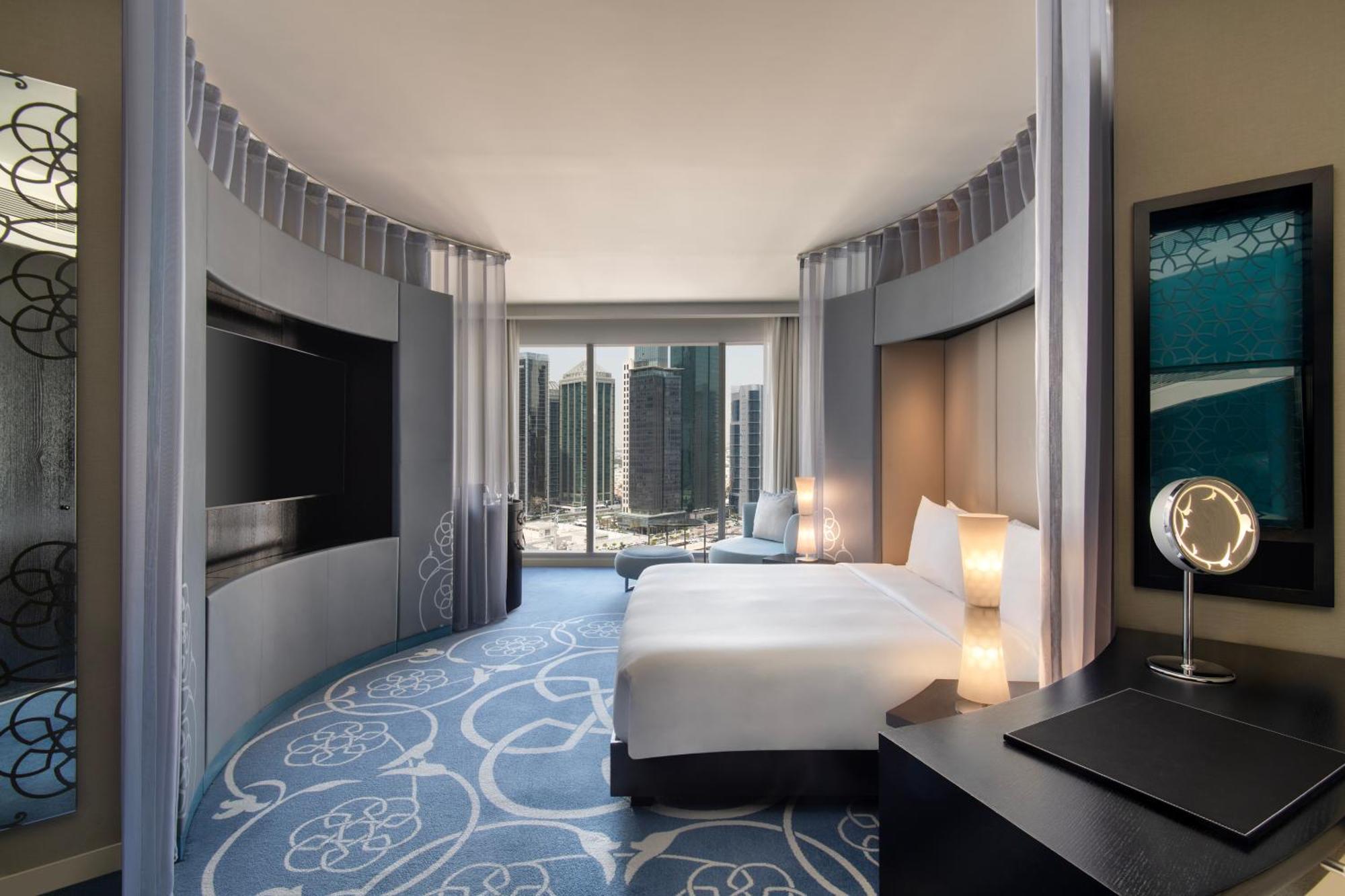 Deluxe King Room City View