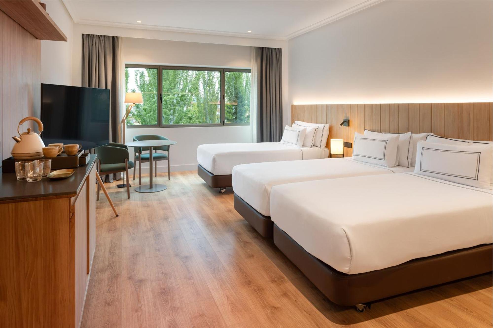 Triple Room,1772055008:JPEG