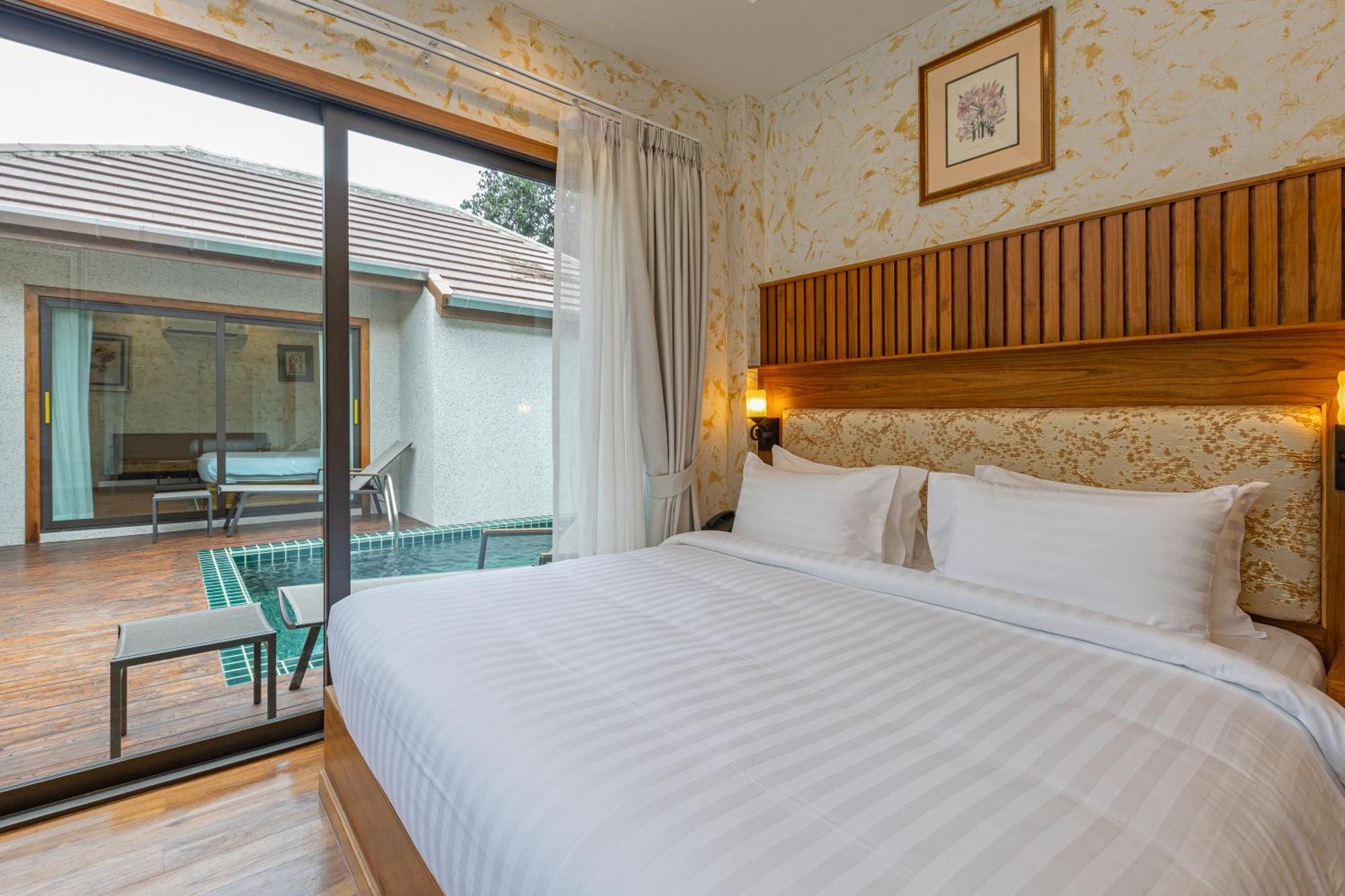 Pool Villa With Two Bedroom (Free 2- Way Airport Transfer)