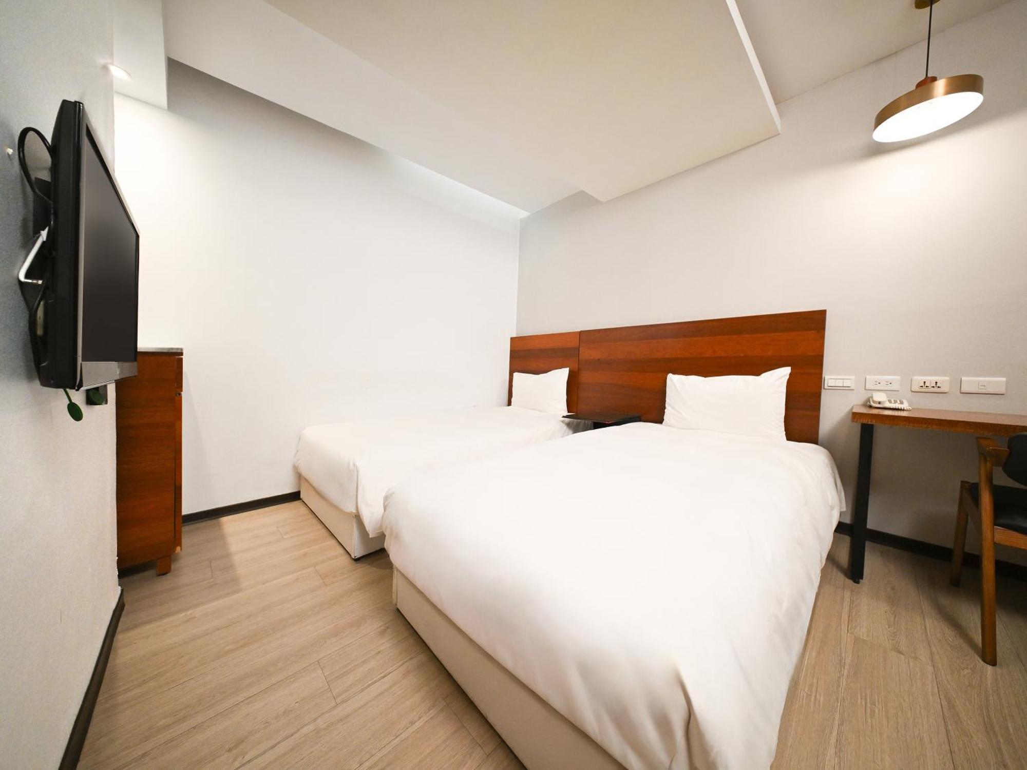 Standard Twin Room without Window