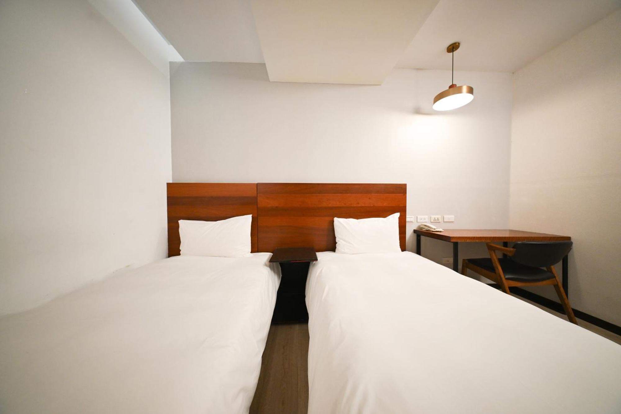 Standard Twin Room without Window