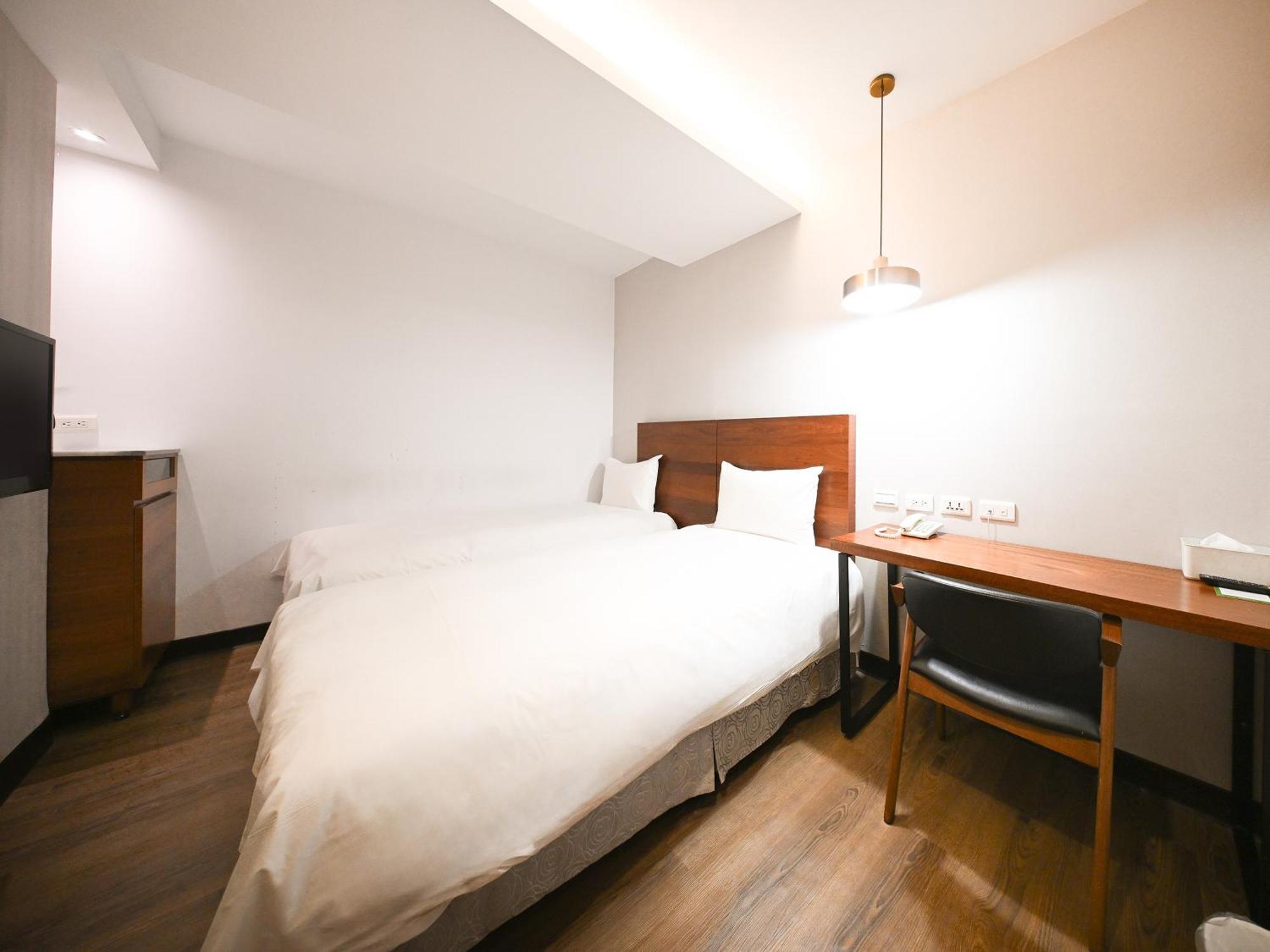 Standard Twin Room without Window