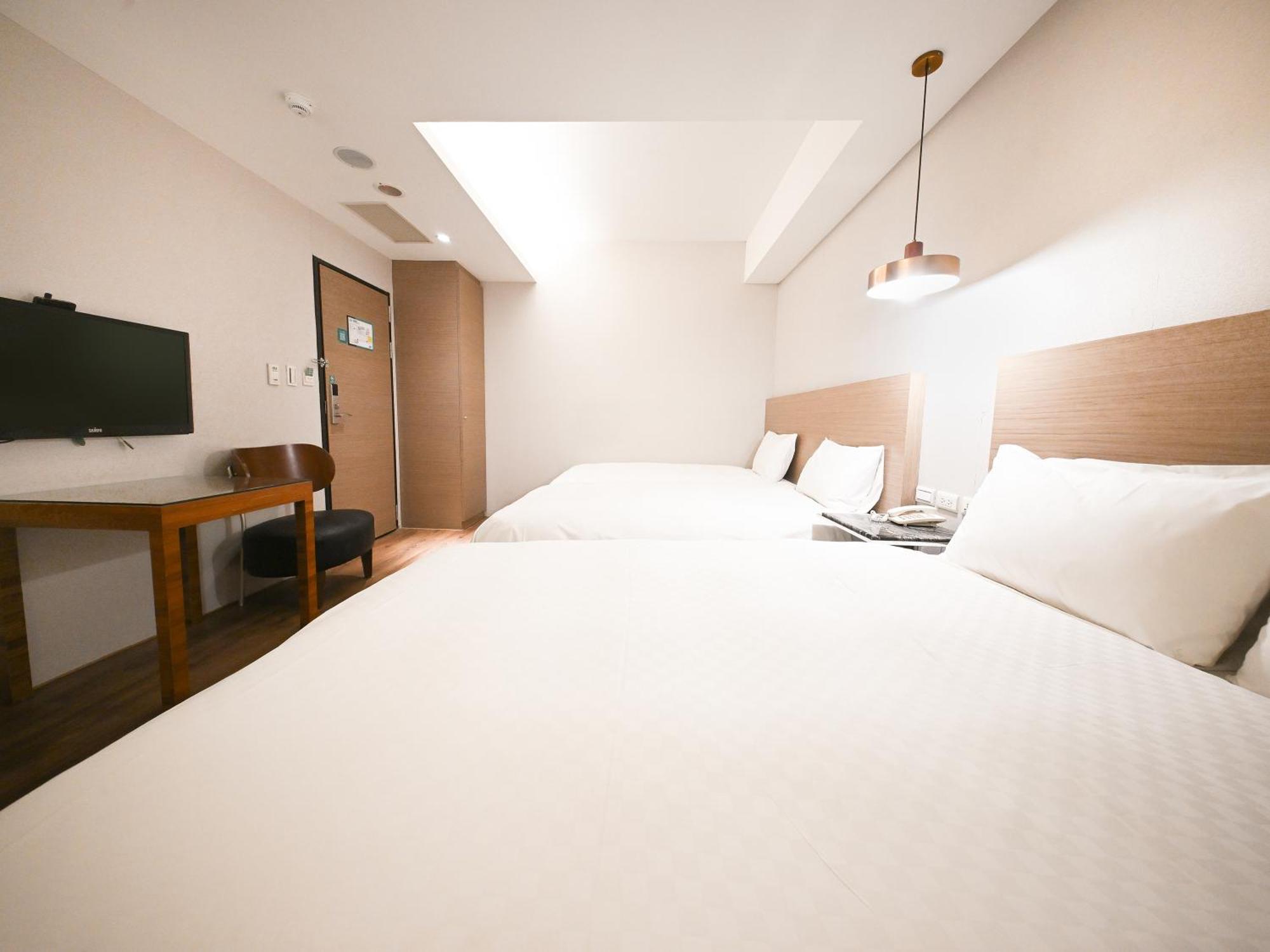 Deluxe Quadruple Room