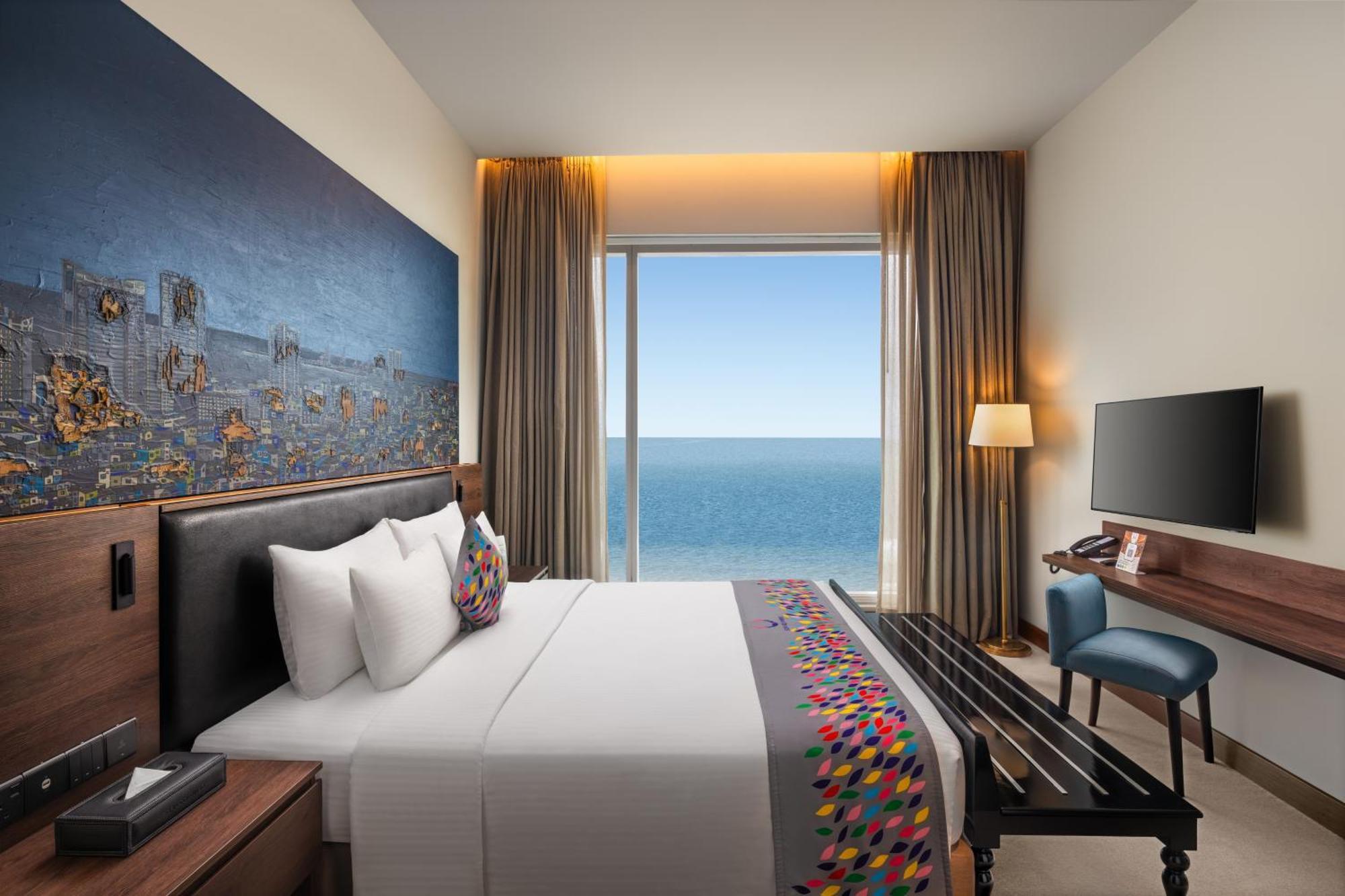 Deluxe King Room Sea View