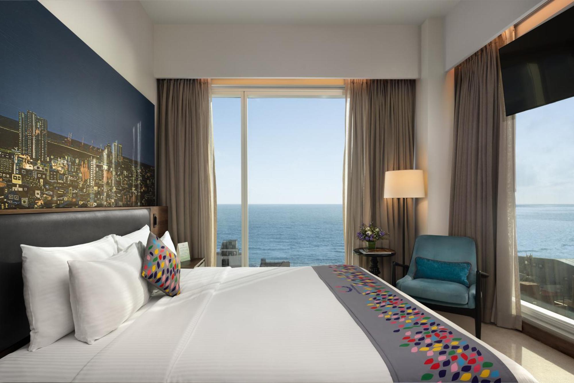 Deluxe King Room Sea View