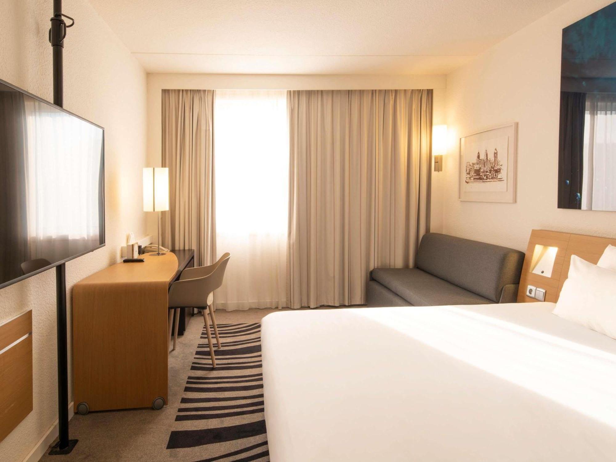 Classic Double Room with Sofa