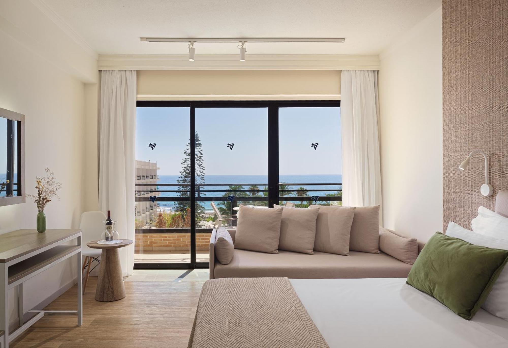 Superior Double or Twin Room Sea View
