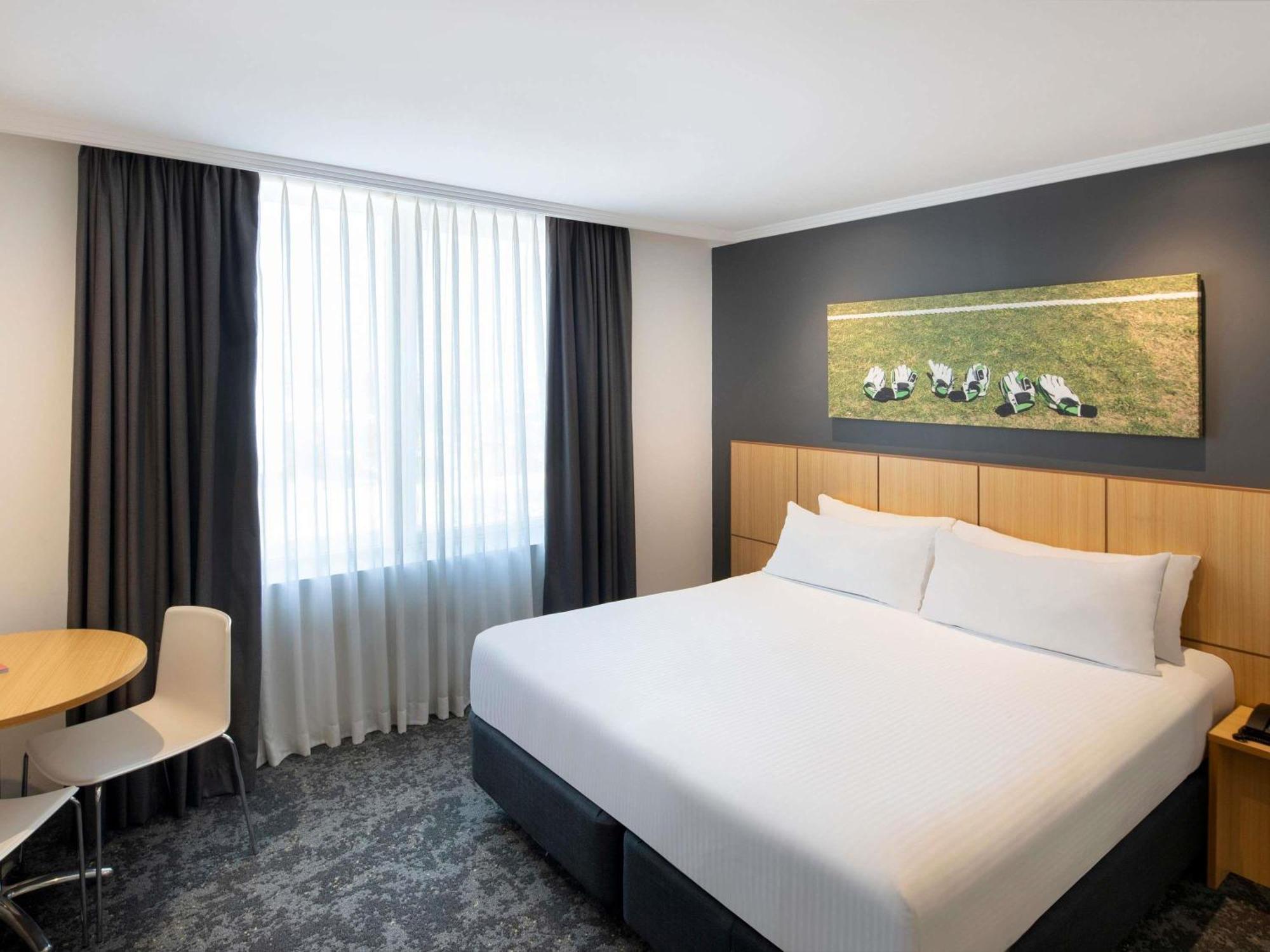 Standard Queen Room - Accessible