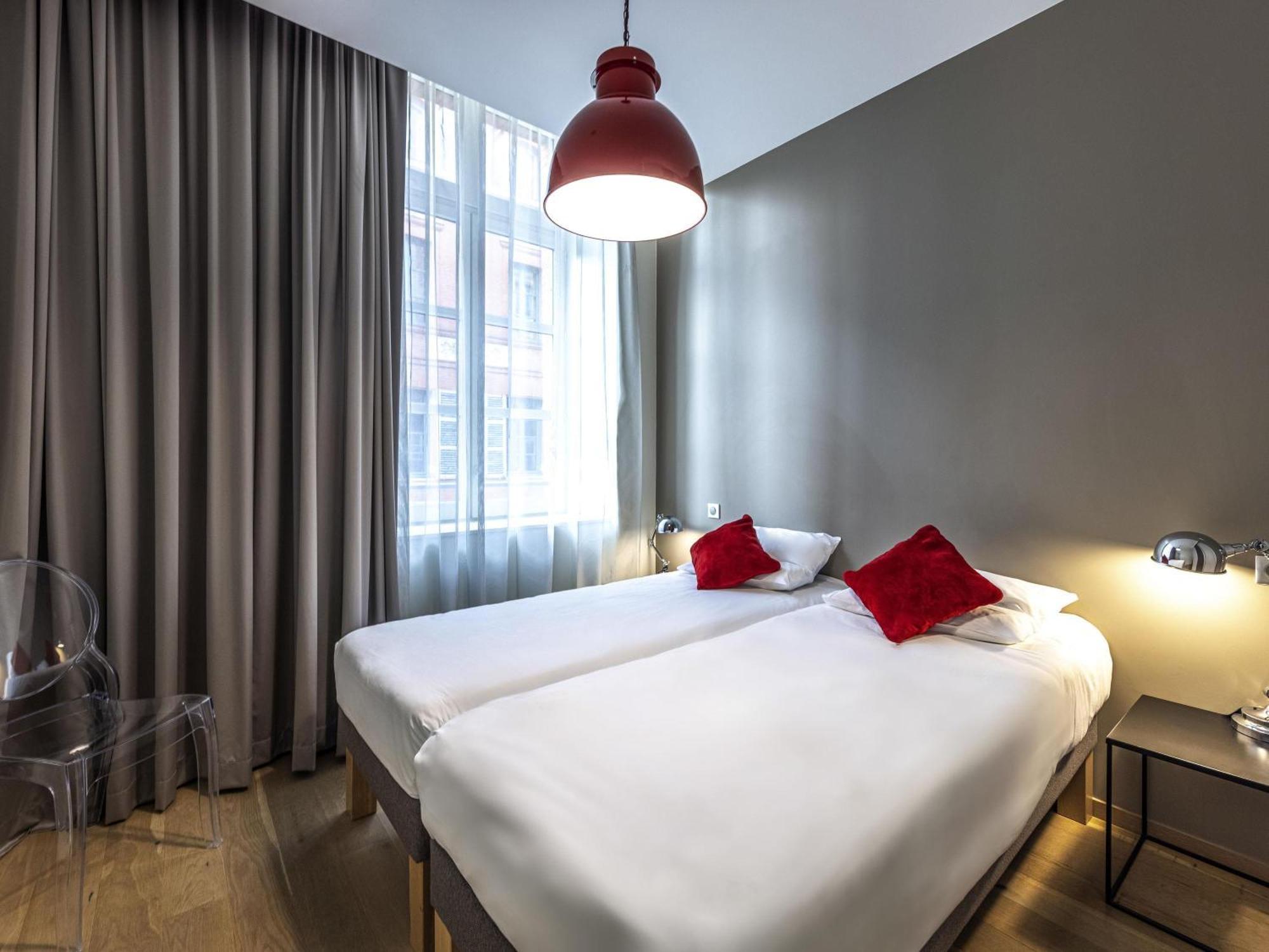 Superior Room with Two Zip Beds