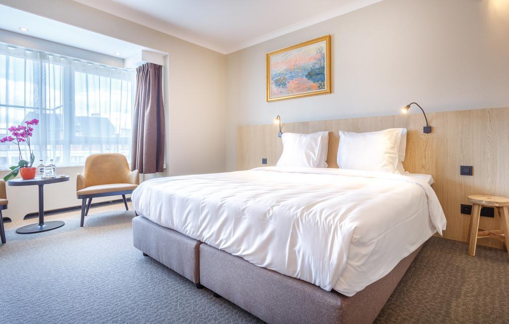 Classic Double Room,215342057:JPEG