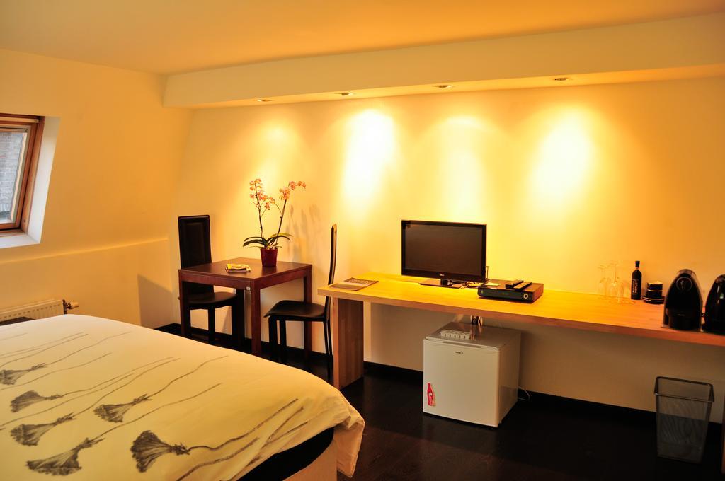 Standard Double Room,220028033:JPEG