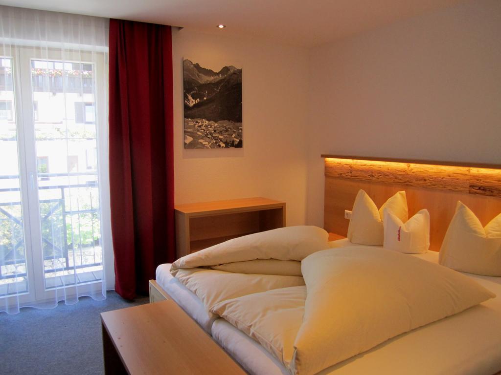 Double Room,323782858:JPEG