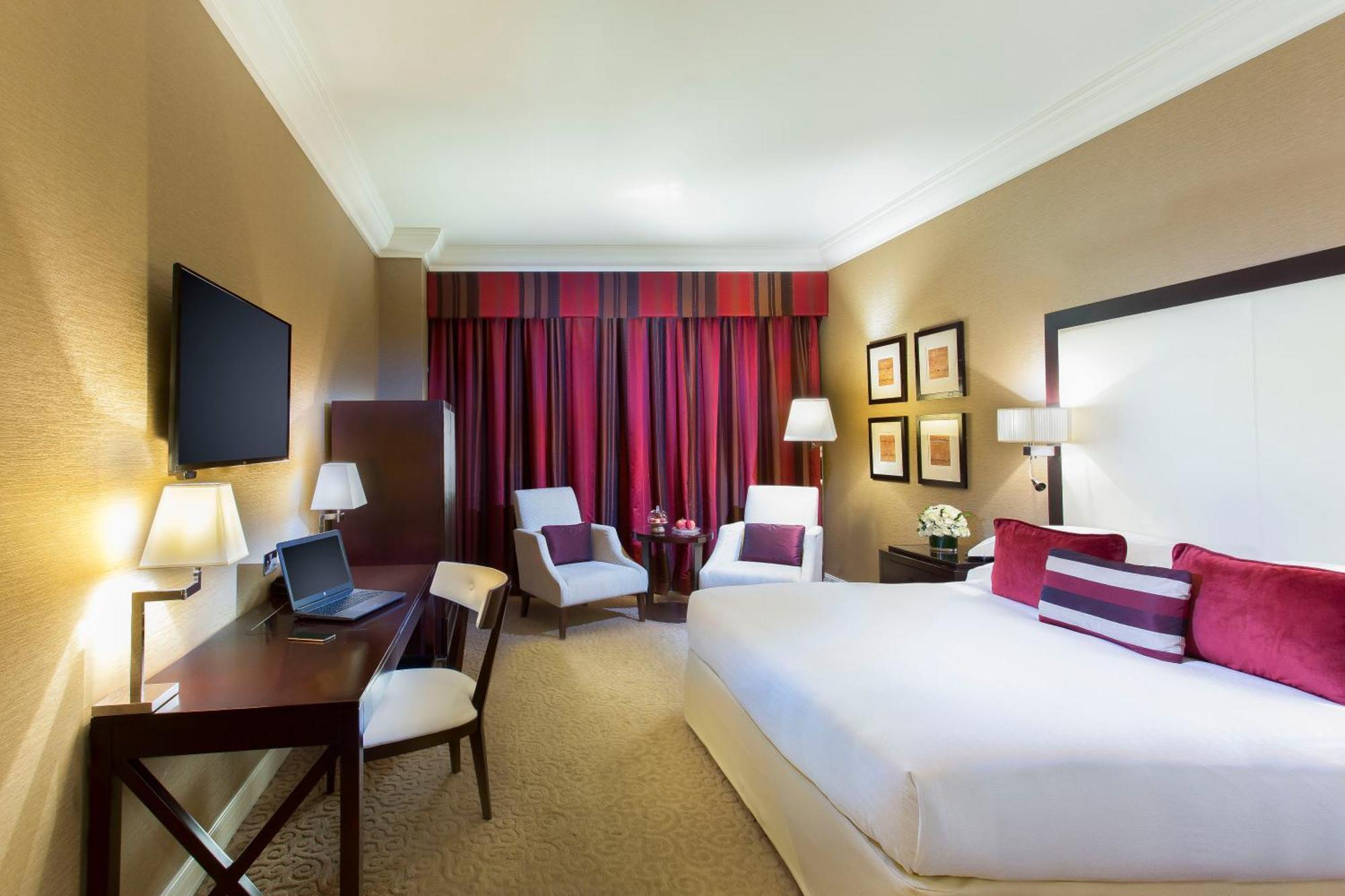 Premium Executive King Room includes Premium Guest Benefits,685232466:JPEG