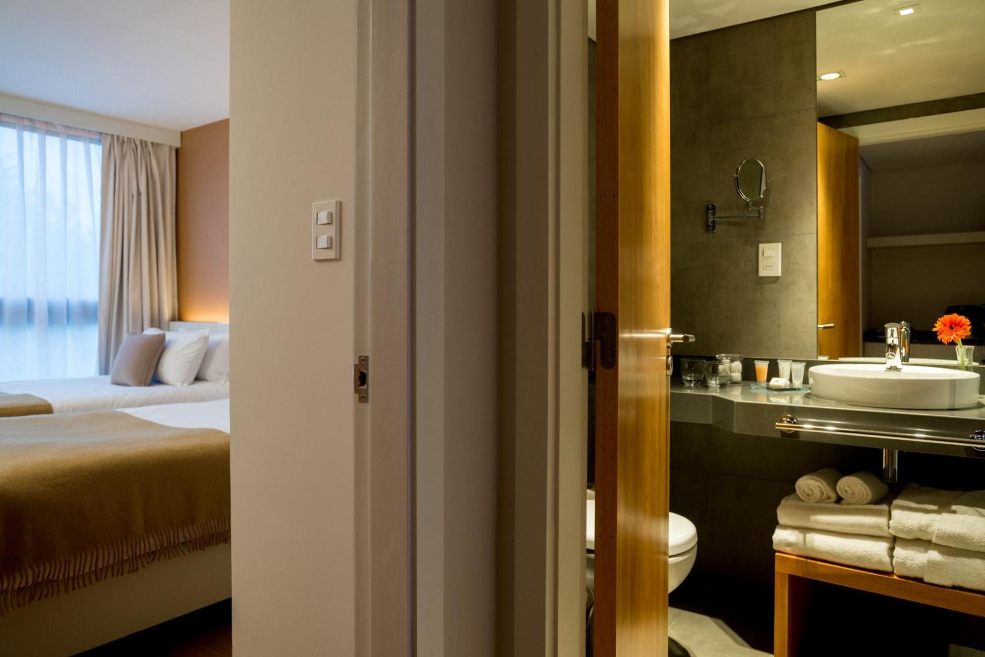 Deluxe Twin Room,1590379338:JPEG
