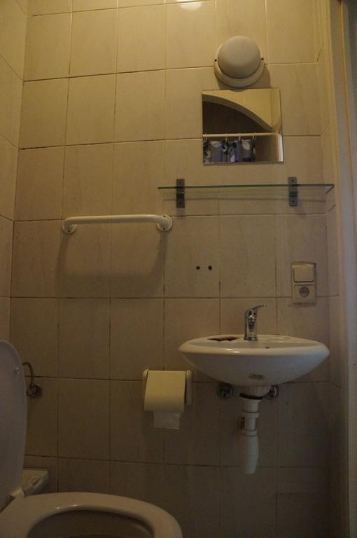 Single Room Internal Toilet,319497965:JPEG