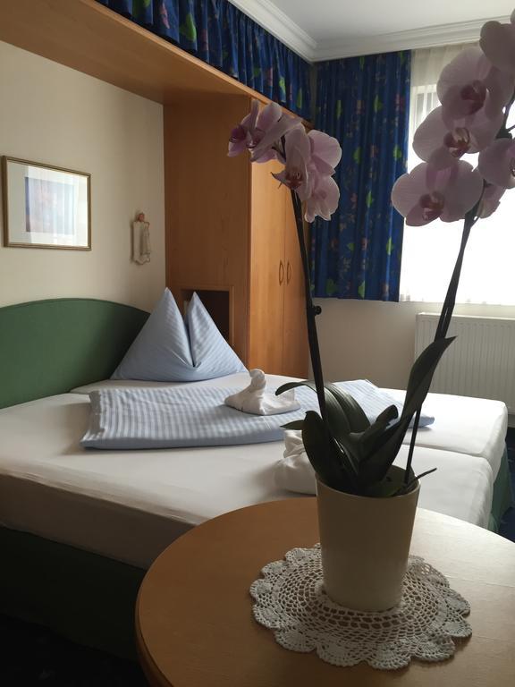 Double Room,933940102:JPEG