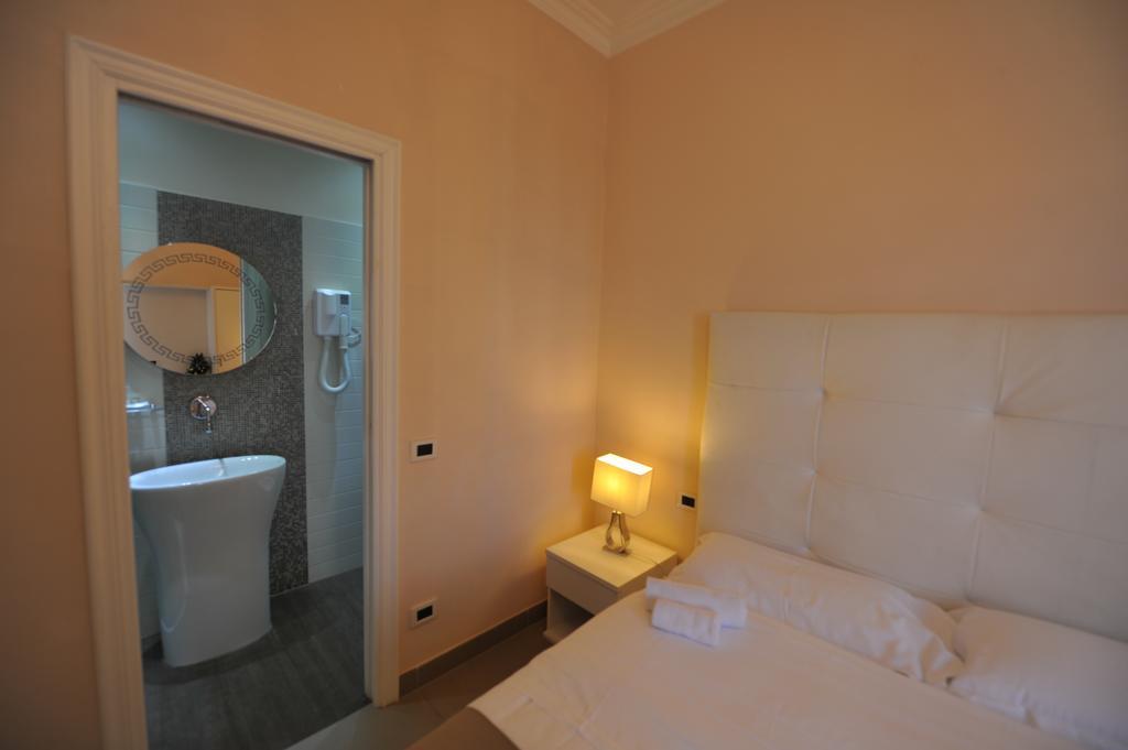 Economy Double or Twin Room,690092979:JPEG