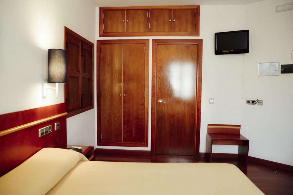 Twin Room Cathedral View,395884233:JPEG