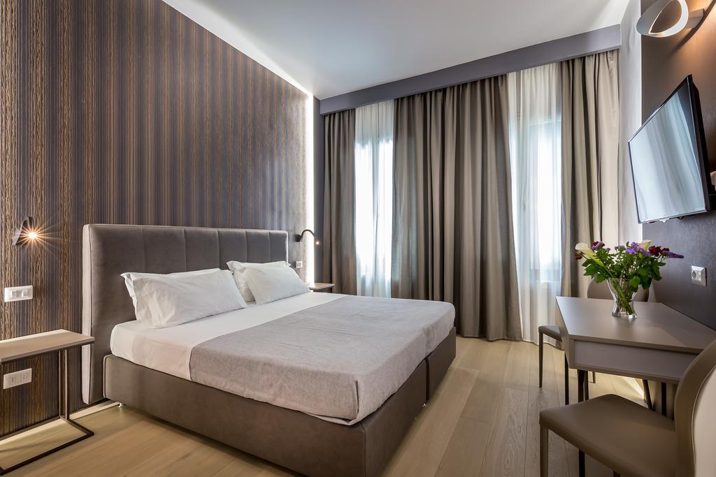 Double Room,398850933:JPEG