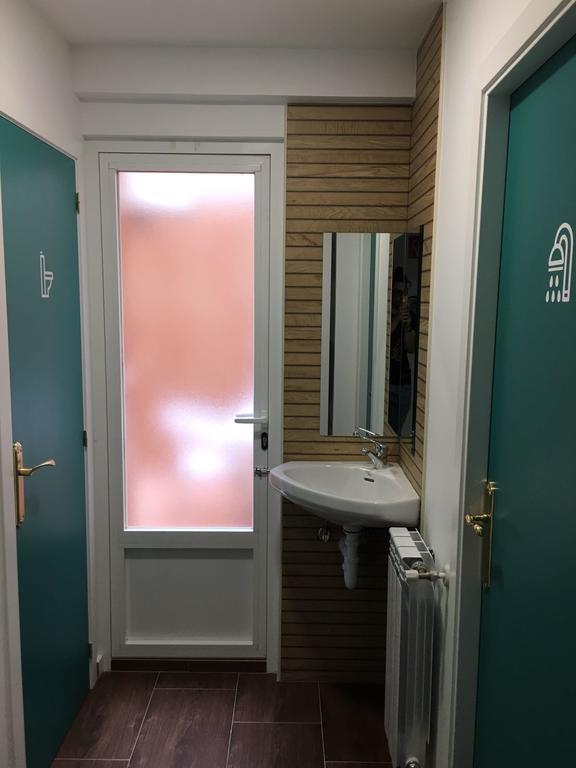 Standard Single Room,406027059:JPEG