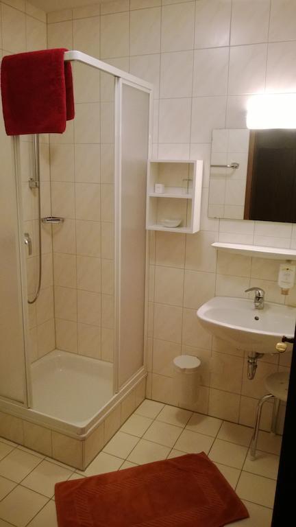 Comfort Single Room,447799596:JPEG